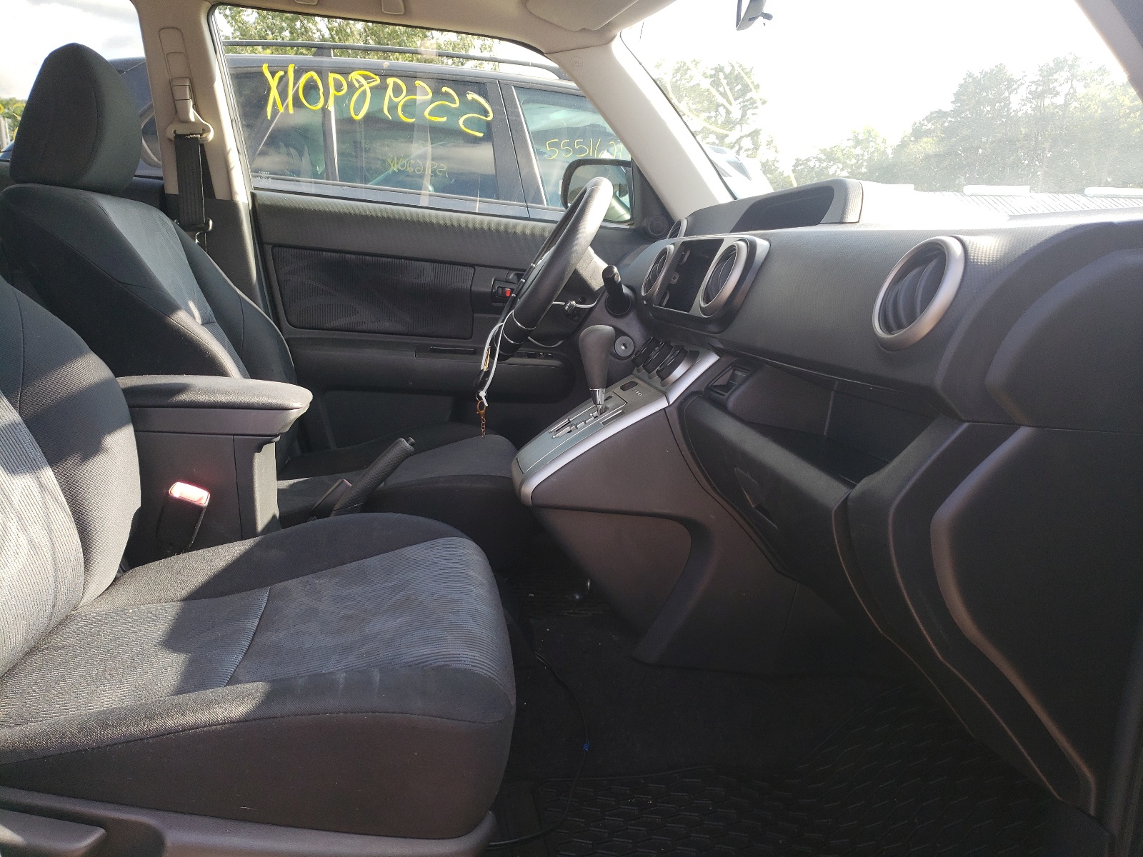 Photo 5 from auction – 2012 TOYOTA SCION XB with VIN JTLZE4FE4CJ013470