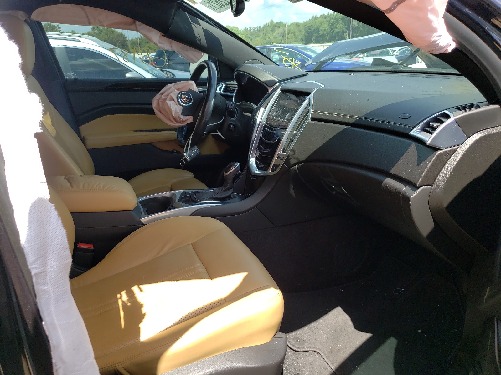 Photo 5 from auction – 2014 CADILLAC SRX LUXURY with VIN 3GYFNEE32ES538107