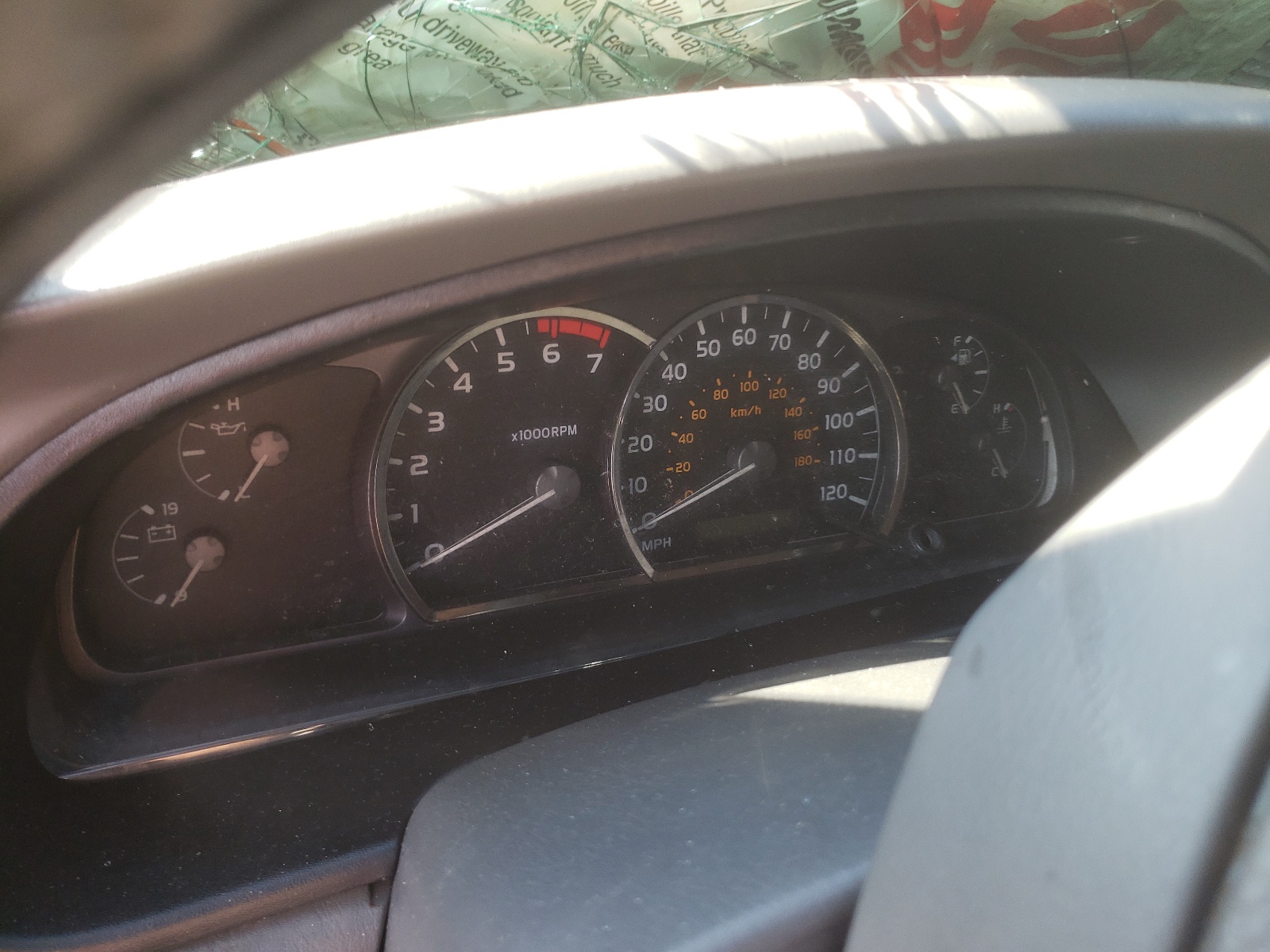 Photo 8 from auction – 2005 TOYOTA SEQUOIA LI with VIN 5TDBT48A45S241326