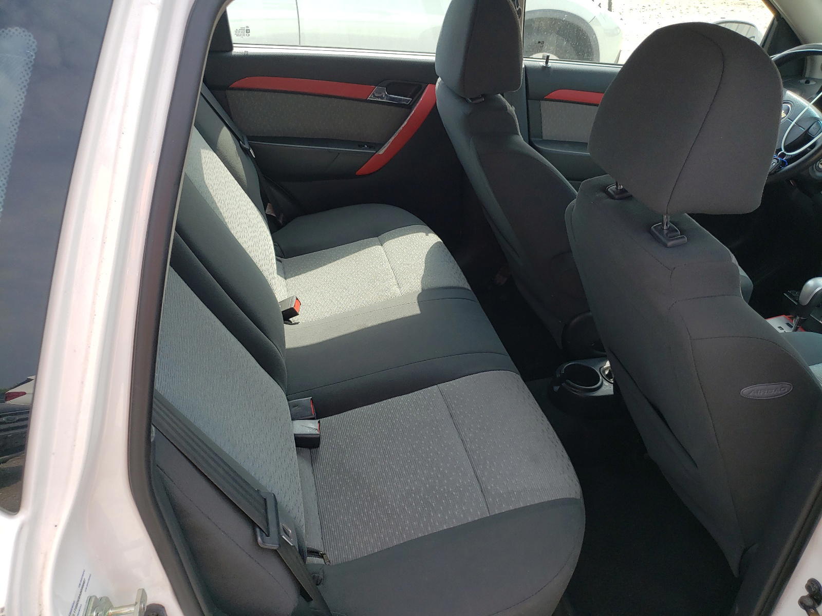 Photo 6 from auction – 2010 CHEVROLET AVEO LT with VIN KL1TG6DE0AB098607