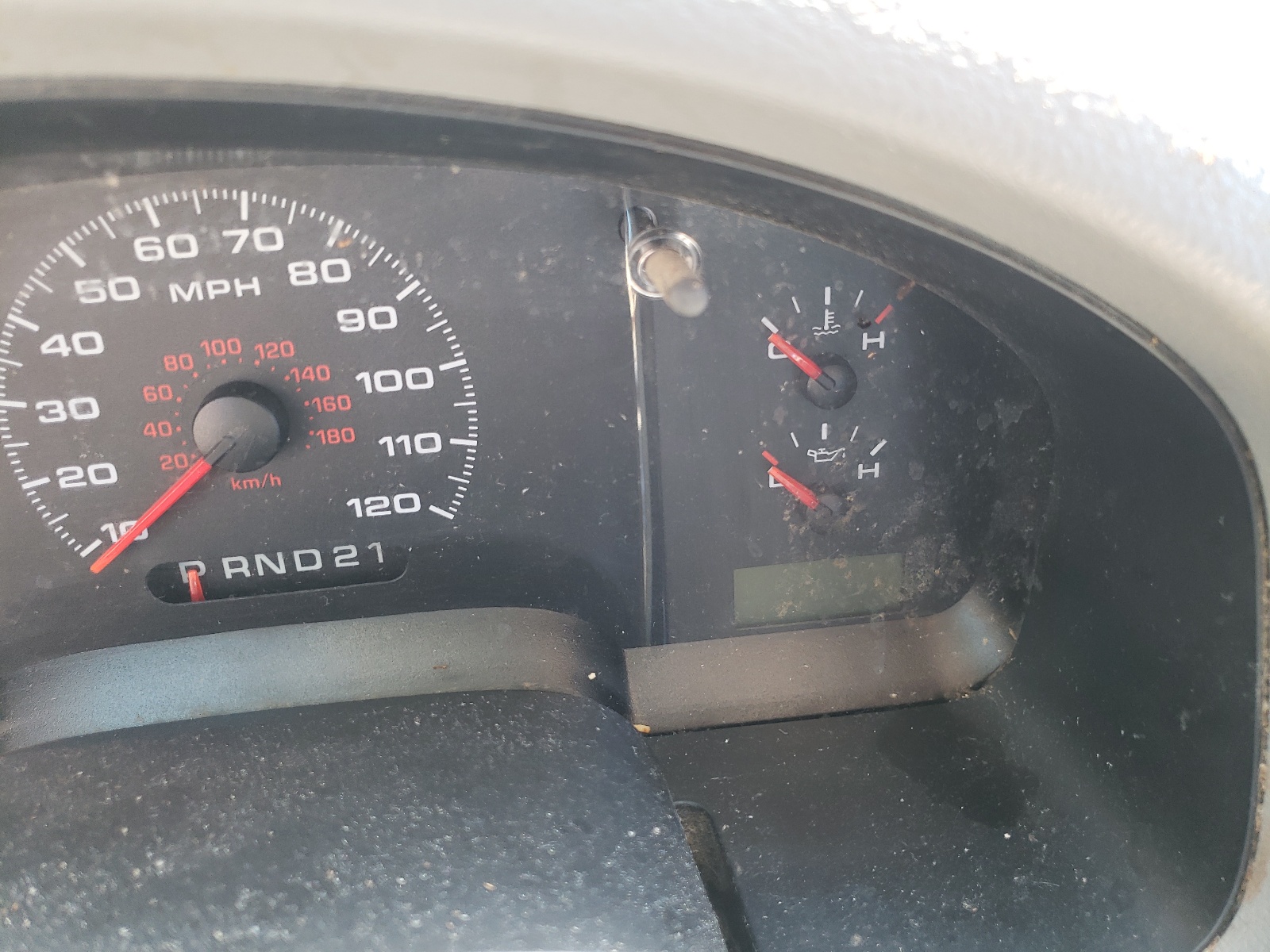 Photo 8 from auction – 2006 FORD F150 with VIN 1FTRX12WX6FA46998