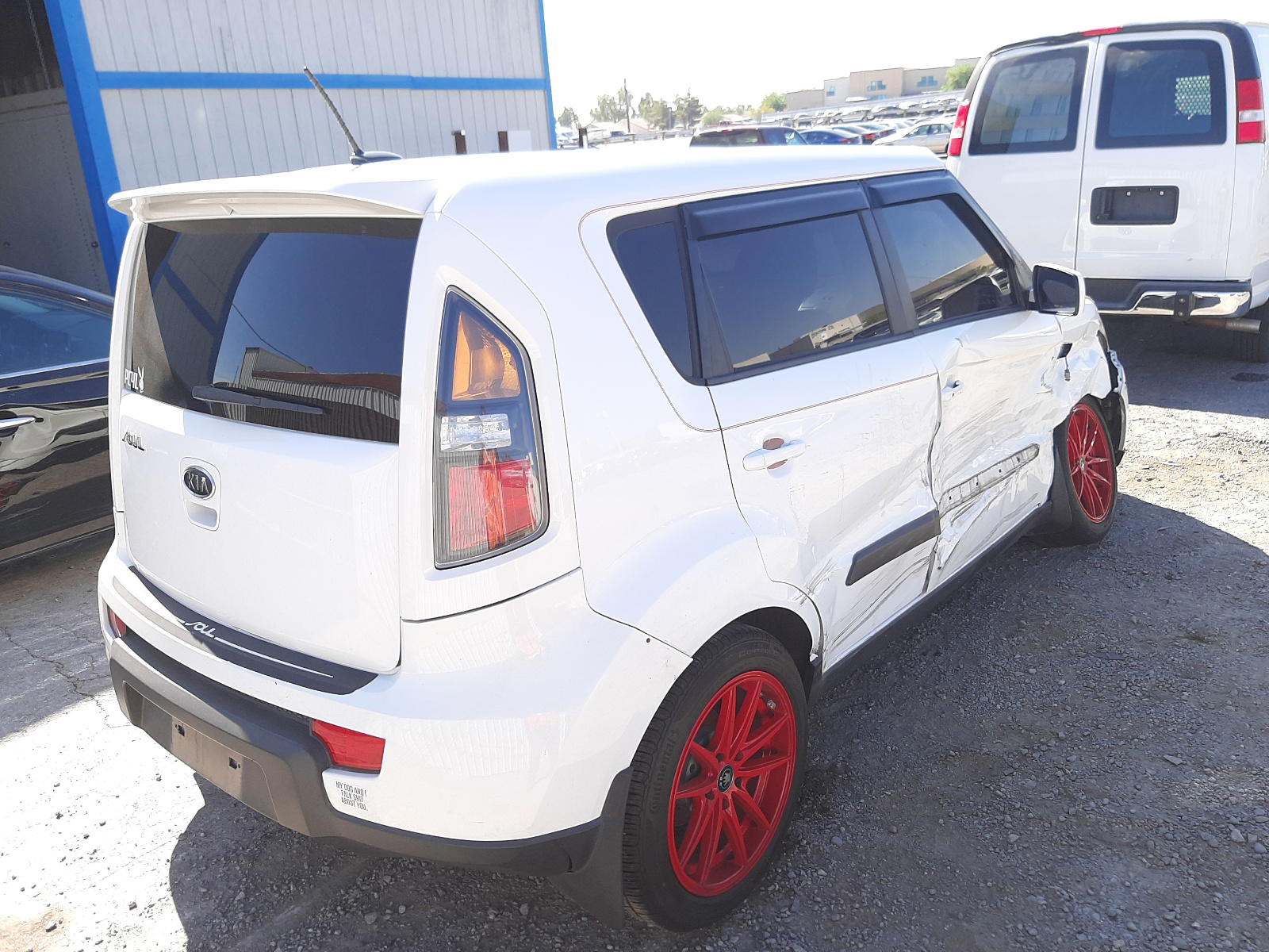 Photo 4 from auction – 2011 KIA SOUL with VIN KNDJT2A22B7281381