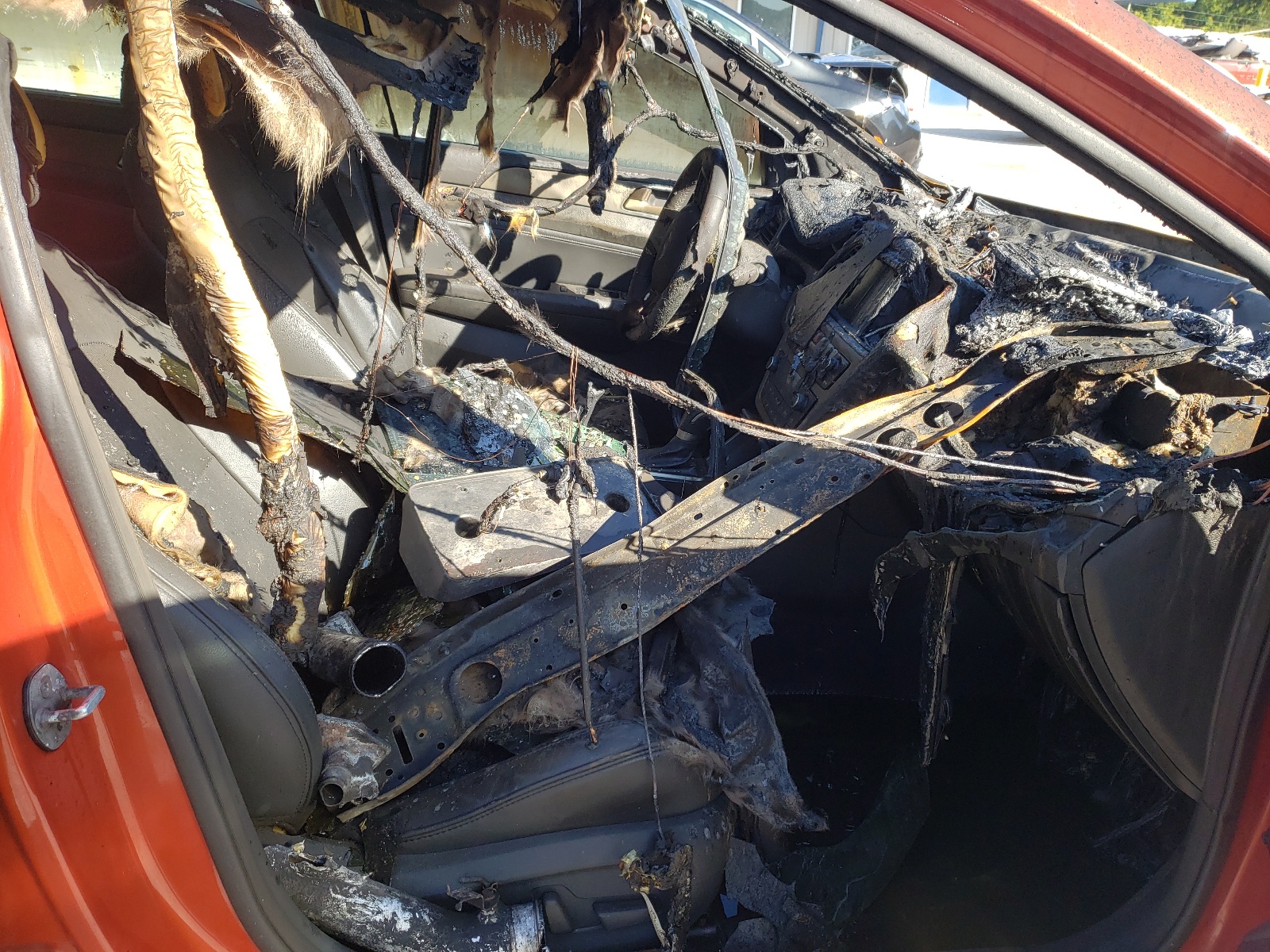 Photo 5 from auction – 2015 HYUNDAI SONATA SPO with VIN 5NPE34AB3FH178551