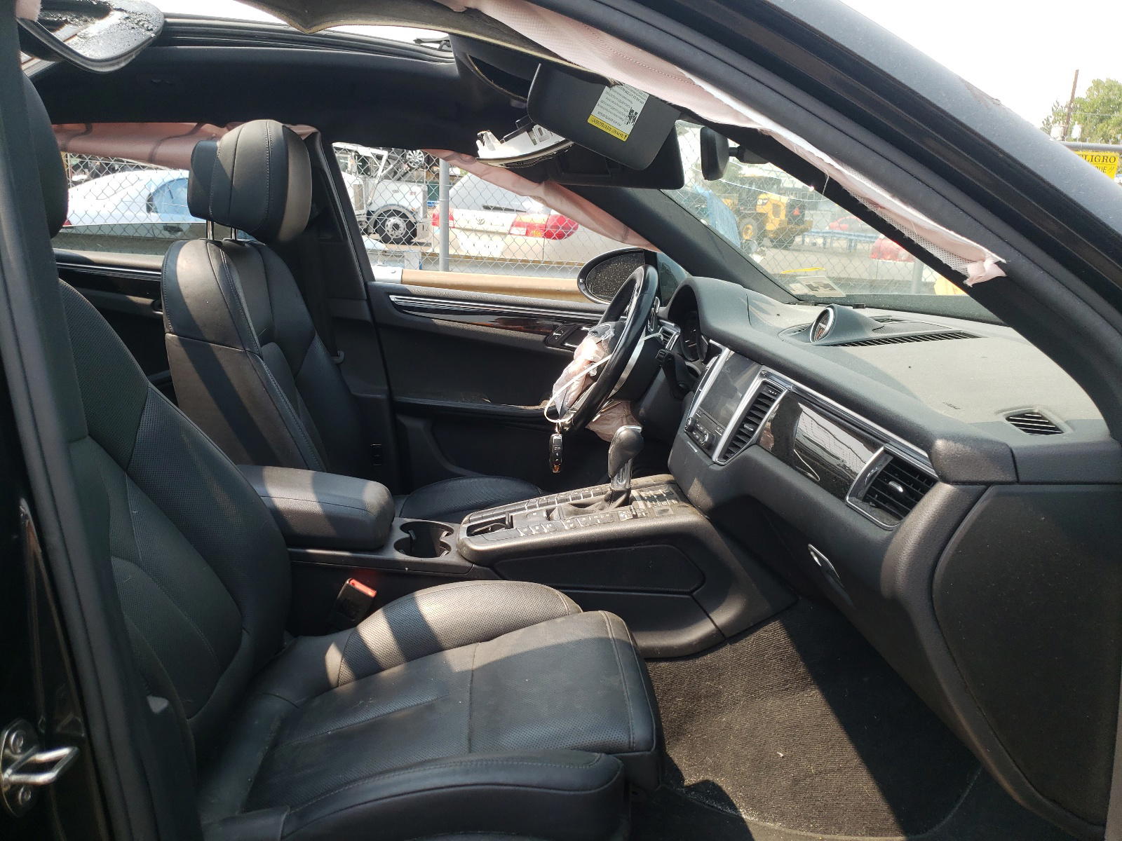 Photo 5 from auction – 2017 PORSCHE MACAN with VIN WP1AA2A52HLB01329