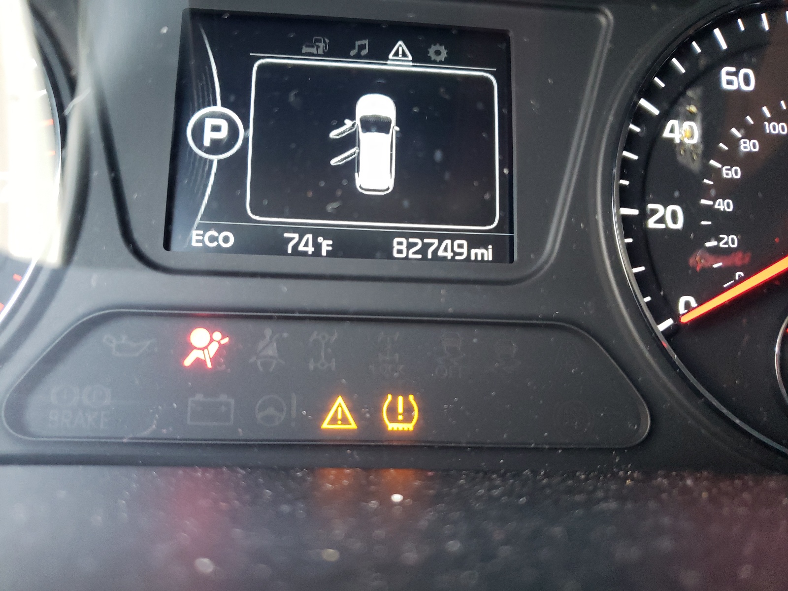 Photo 8 from auction – 2016 KIA SORENTO LX with VIN 5XYPG4A50GG022550