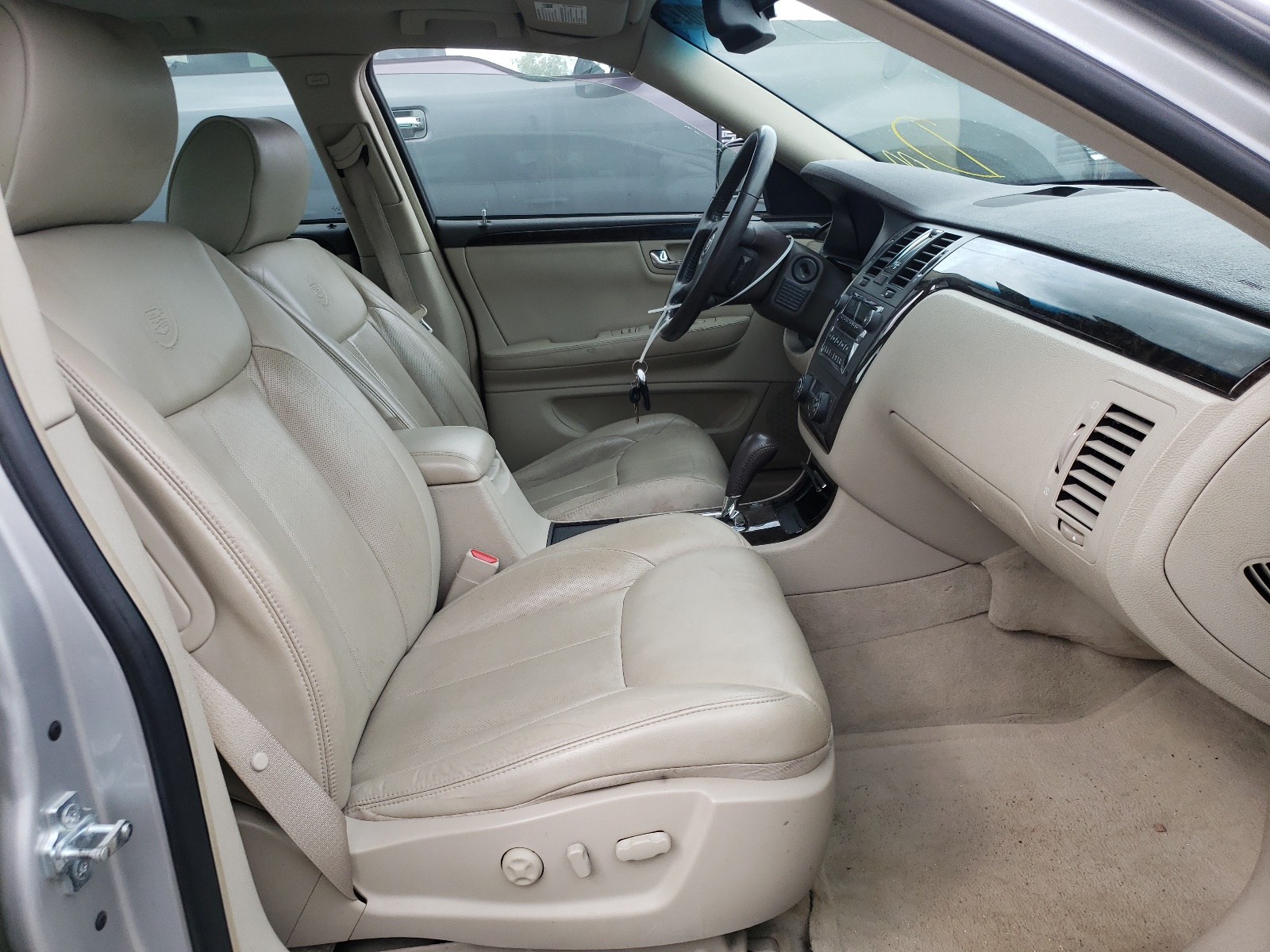 Photo 5 from auction – 2011 CADILLAC DTS LUXURY with VIN 1G6KD5E66BU139152