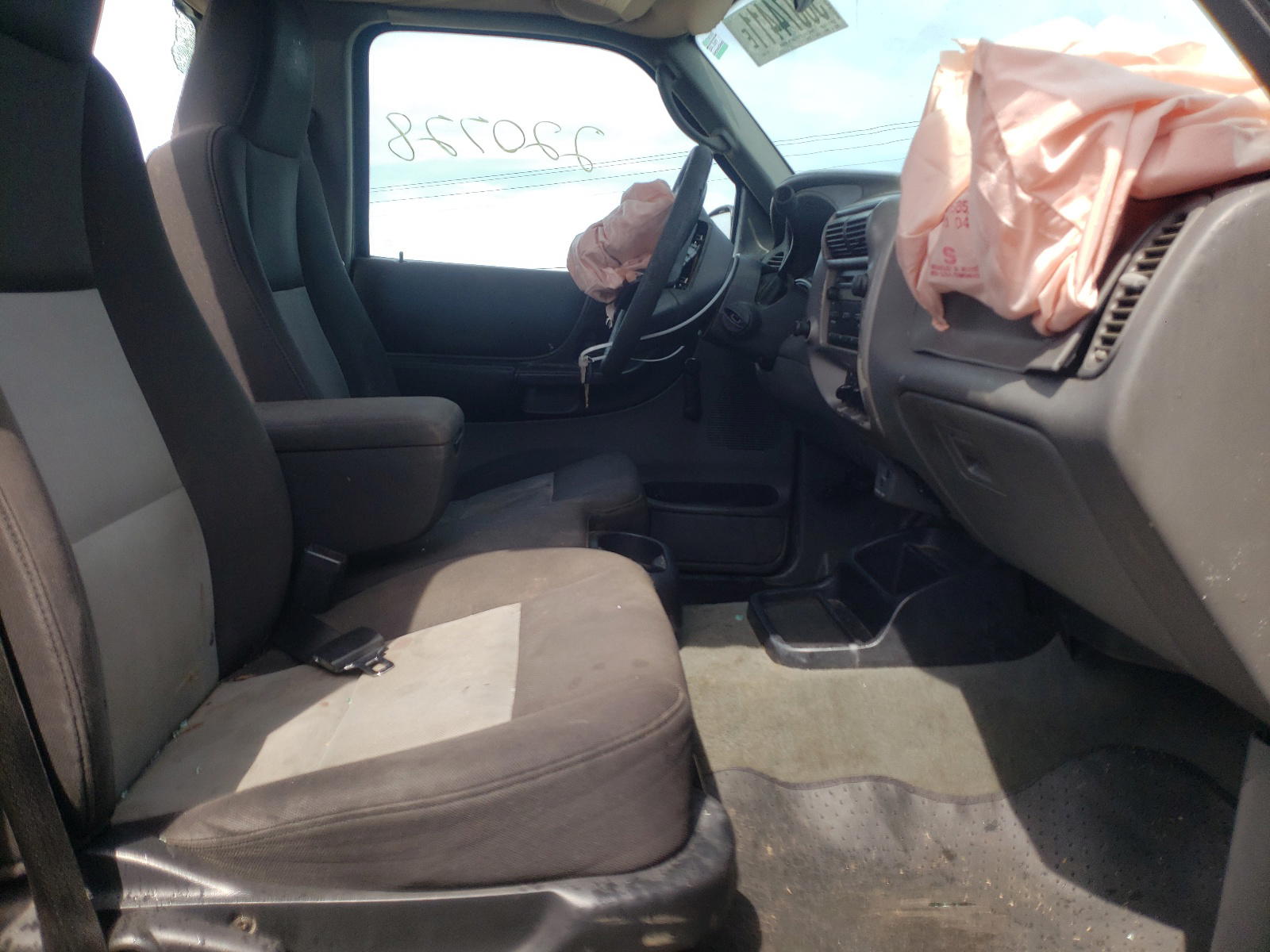 Photo 5 from auction – 2004 FORD RANGER with VIN 1FTYR10D84PA94353