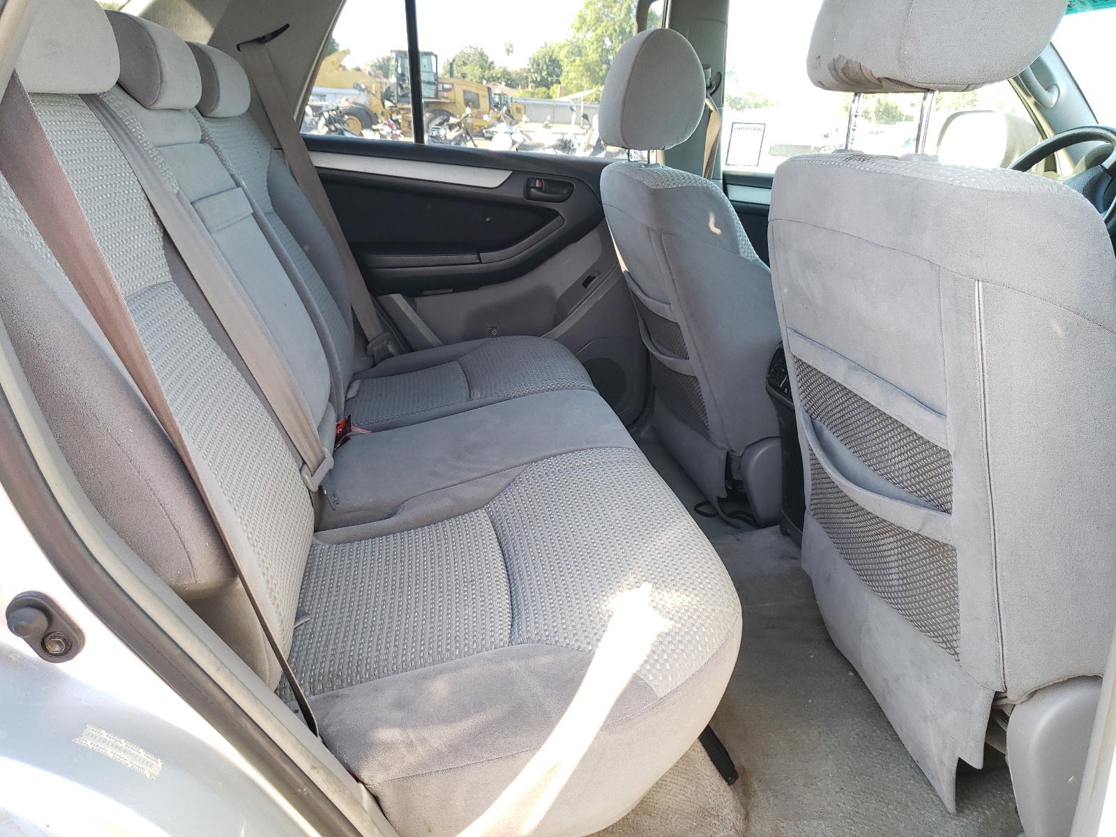 Photo 6 from auction – 2004 TOYOTA 4RUNNER SR with VIN JTEZU14R040021152