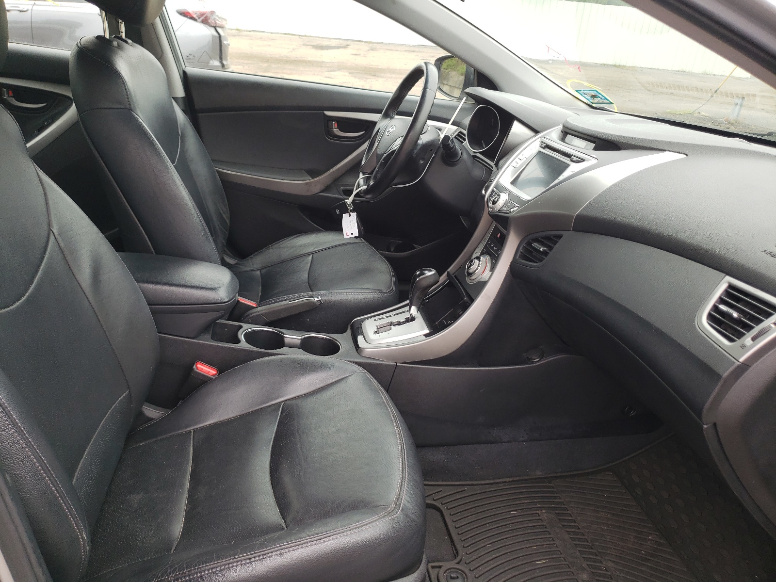 Photo 5 from auction – 2012 HYUNDAI ELANTRA GL with VIN 5NPDH4AE4CH098257