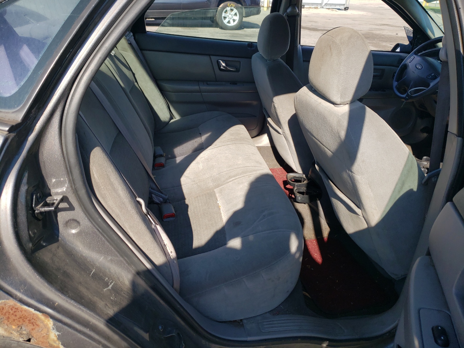 Фото 6 с аукциона – 2003 FORD TAURUS SE с VIN 1FAFP53UX3G163760