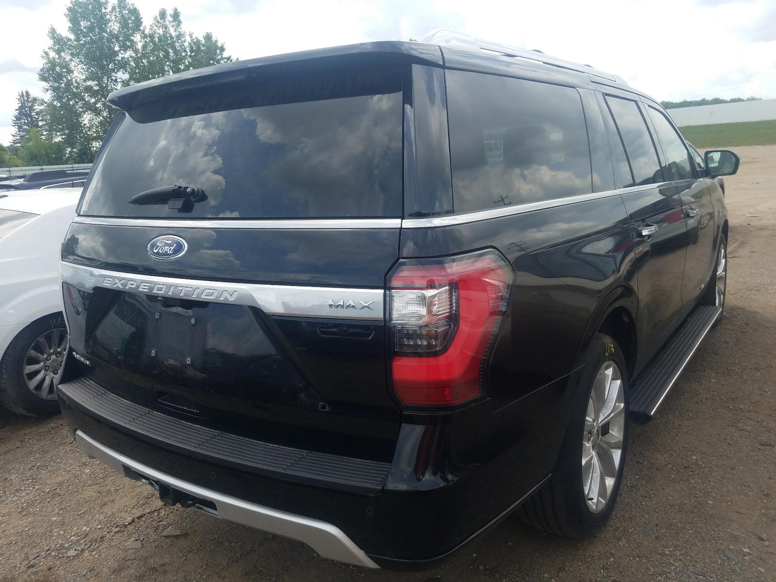 Photo 4 from auction – 2018 FORD EXP with VIN 1FMJK1MT7JEA09903