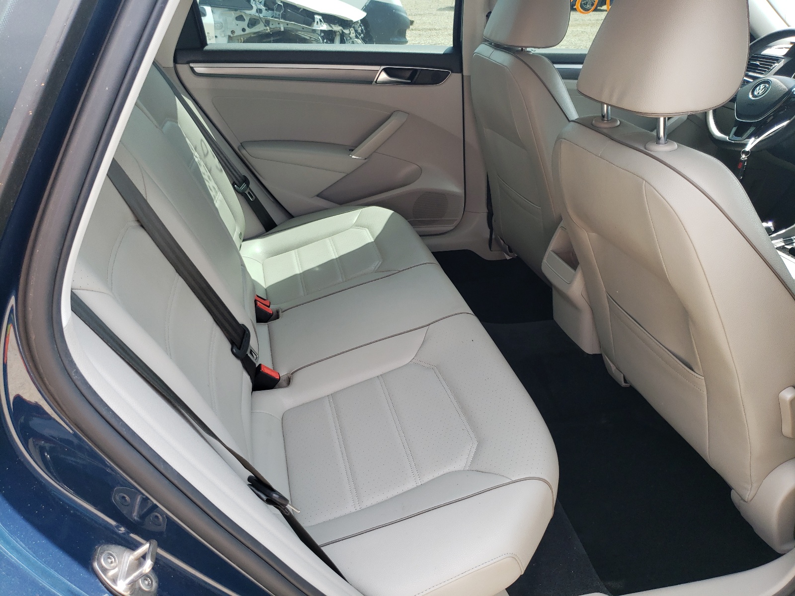 Photo 6 from auction – 2018 VOLKSWAGEN PASSAT S with VIN 1VWAA7A32JC023957