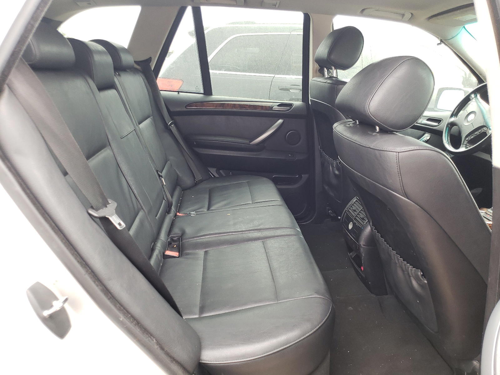 Photo 6 from auction – 2005 BMW X5 3.0I with VIN 5UXFA13575LY21637