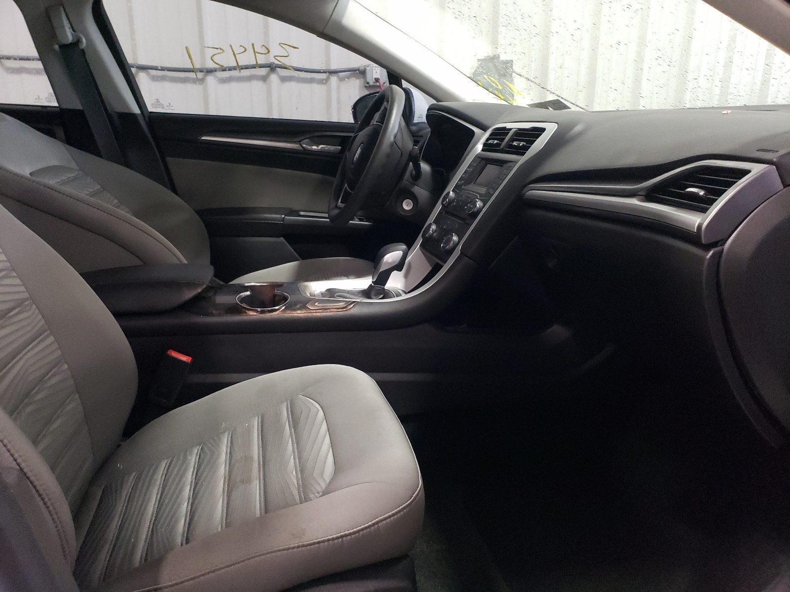 Photo 5 from auction – 2016 FORD FUSION S with VIN 1FA6P0G79G5111139