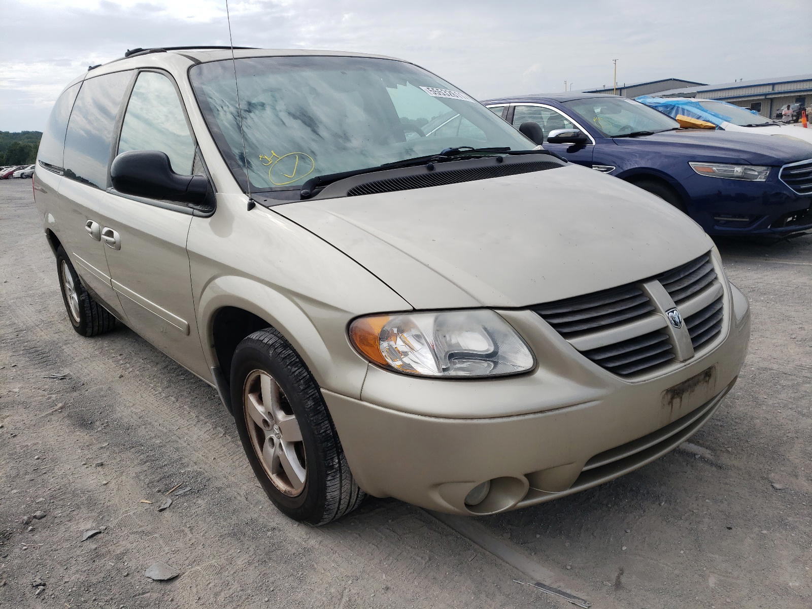 DODGE GRAND CARA 2007 with VIN 2D4GP44L67R216198 - Photo from auction