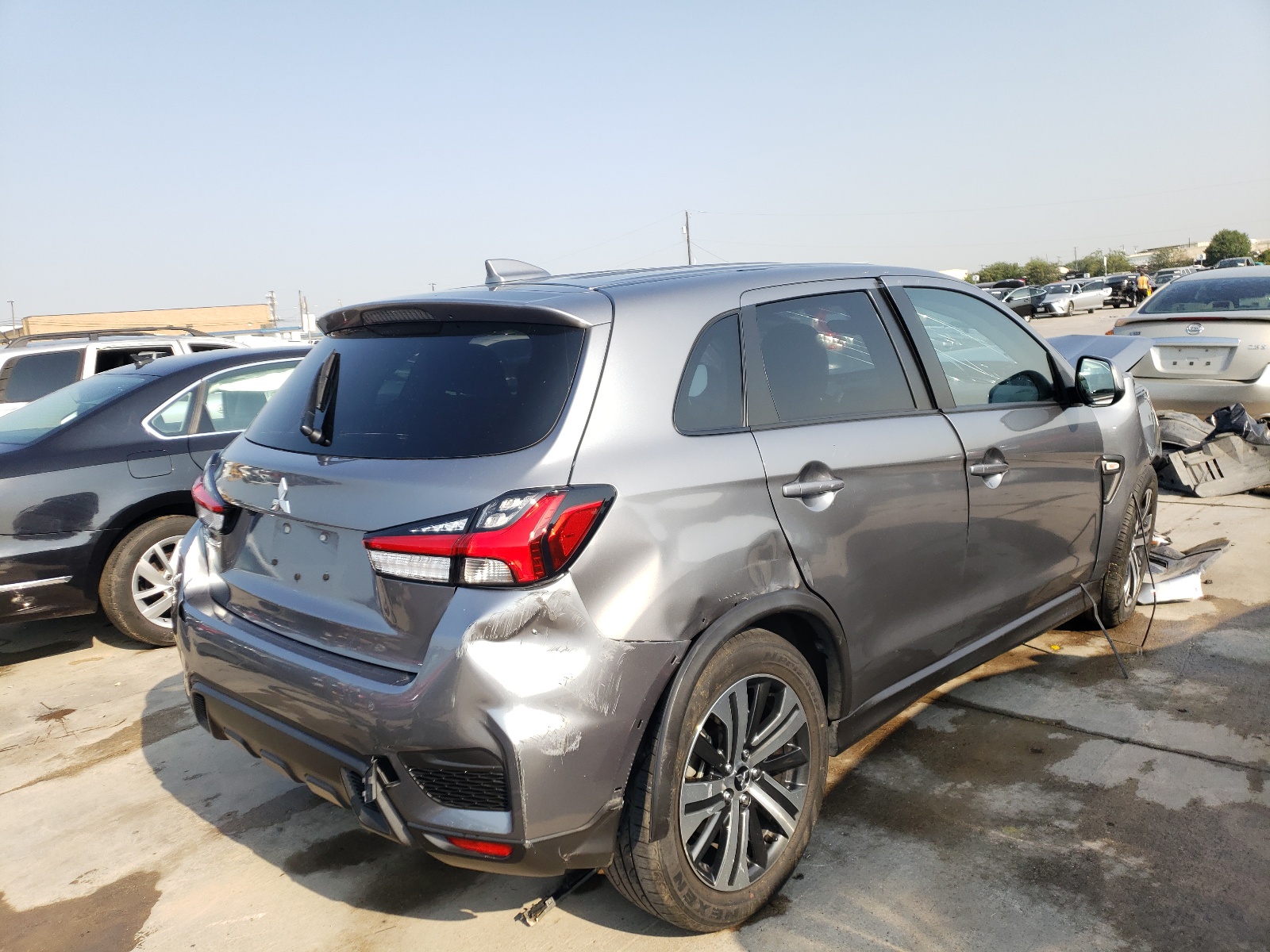 Photo 4 from auction – 2020 MITSUBISHI OUTLANDER with VIN JA4AP3AU9LU000945