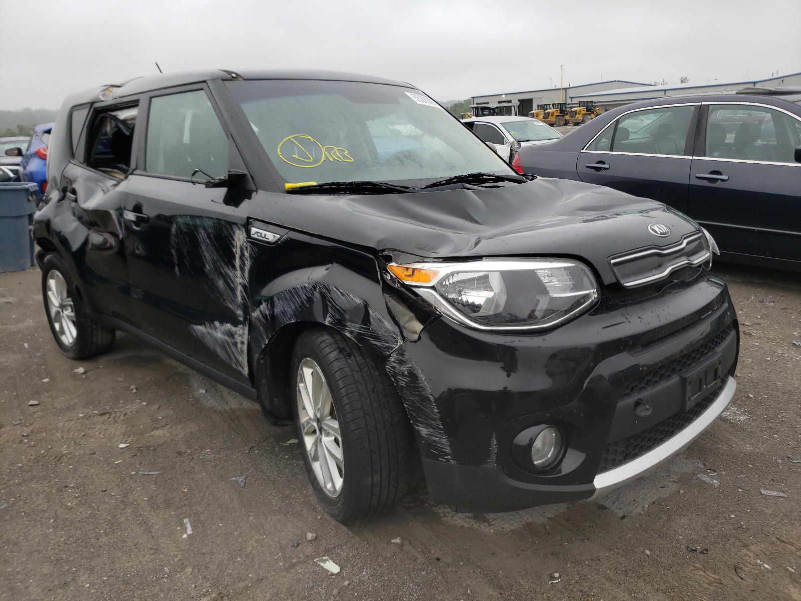 KIA SOUL + 2018 with VIN KNDJP3A5XJ7564288 - Photo from auction