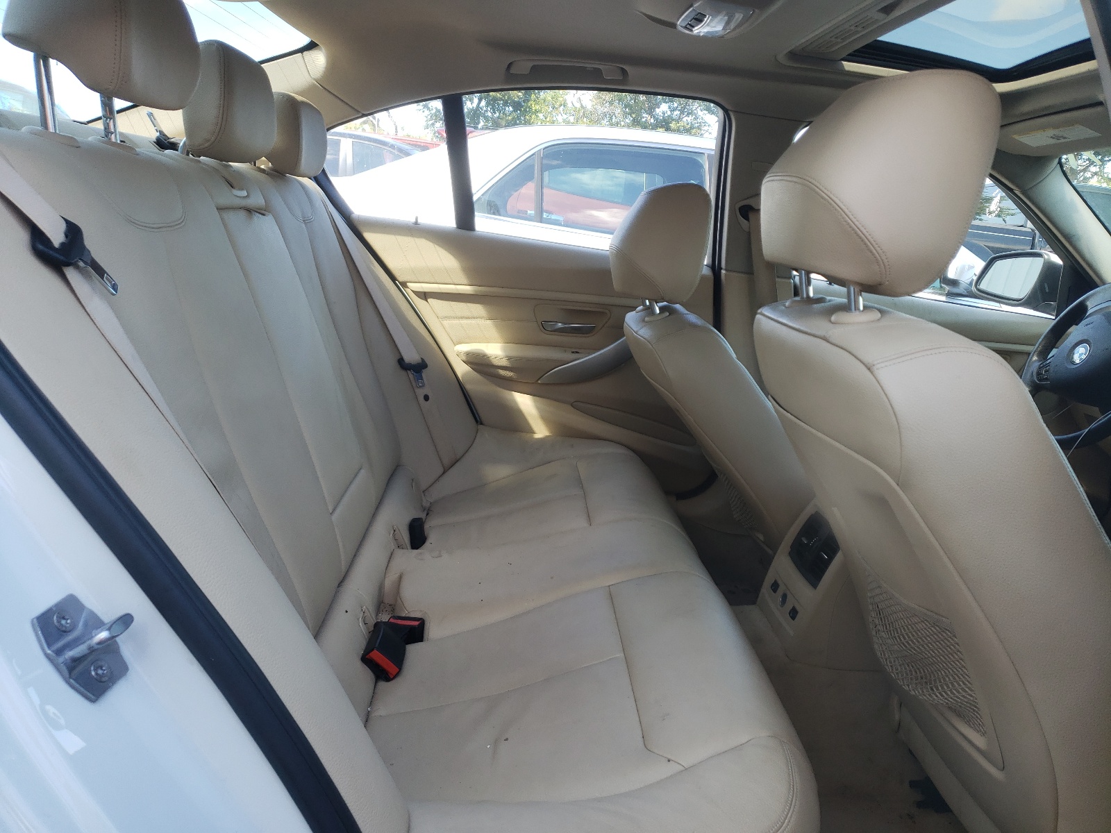 Photo 6 from auction – 2013 BMW 328 XI SUL with VIN WBA3B5G53DNS00740