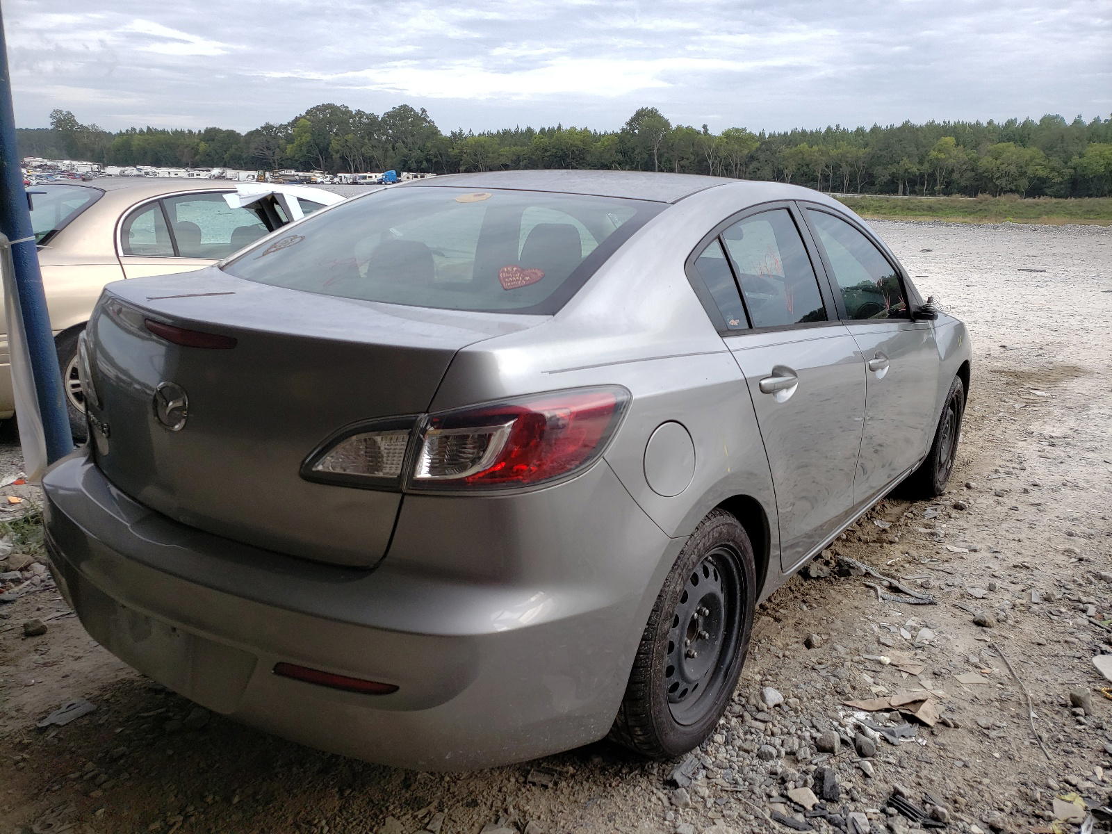 Photo 4 from auction – 2013 MAZDA 3 I with VIN JM1BL1TG5D1748161