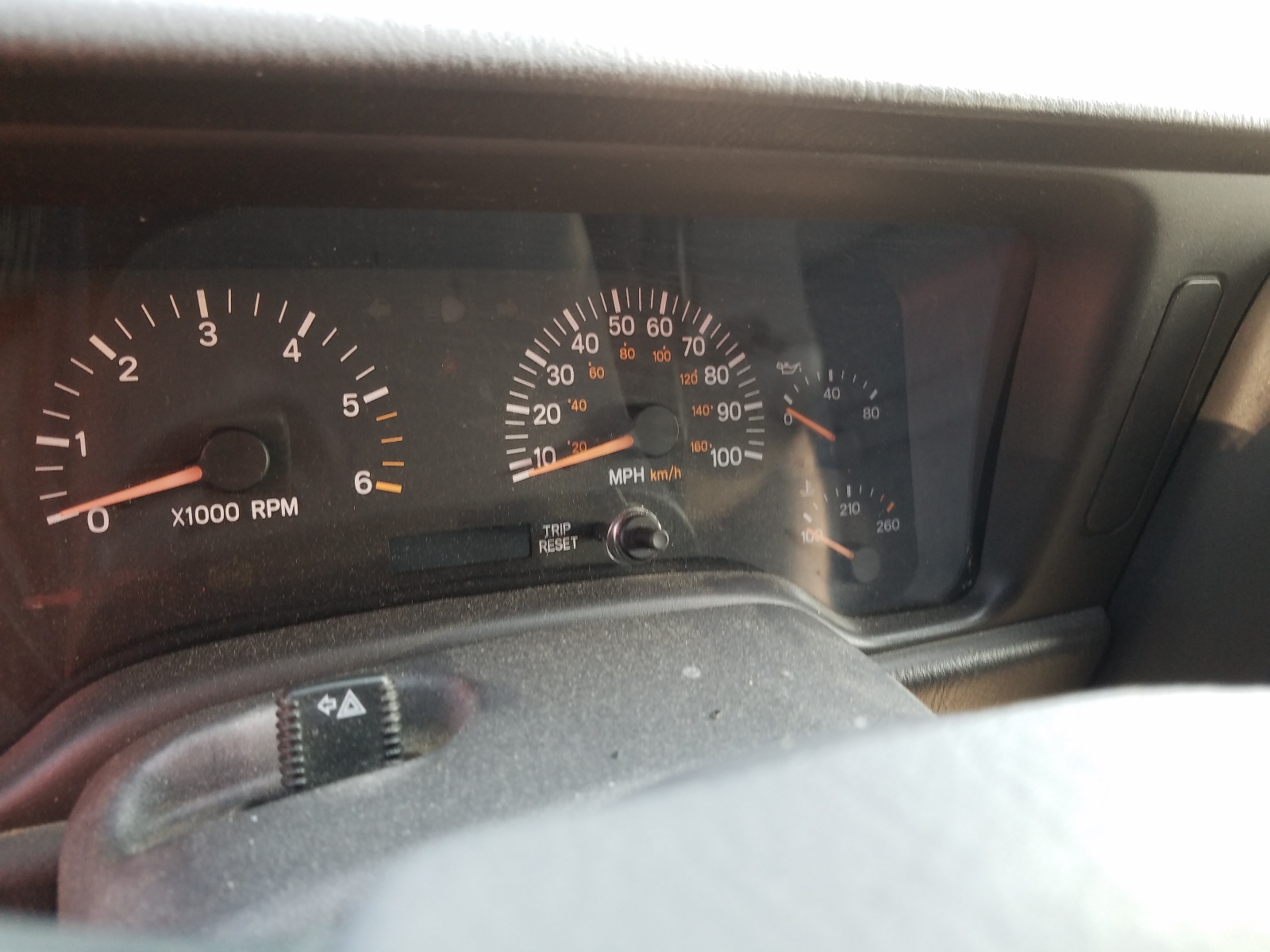 Photo 8 from auction – 2001 JEEP CHEROKEE with VIN 1J4FF48S11L626043