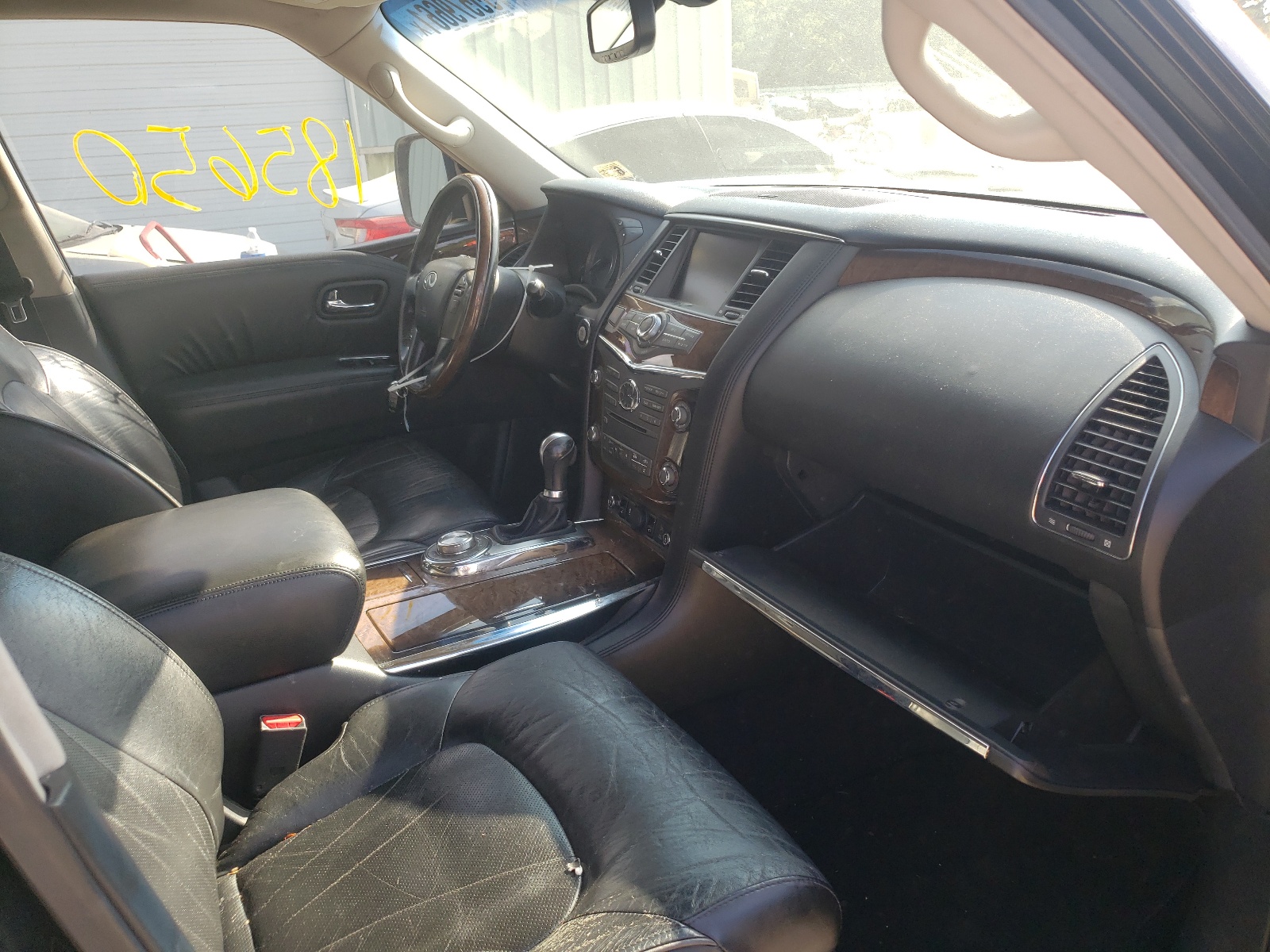 Photo 5 from auction – 2011 INFINITI QX56 with VIN JN8AZ2NE0B9000514