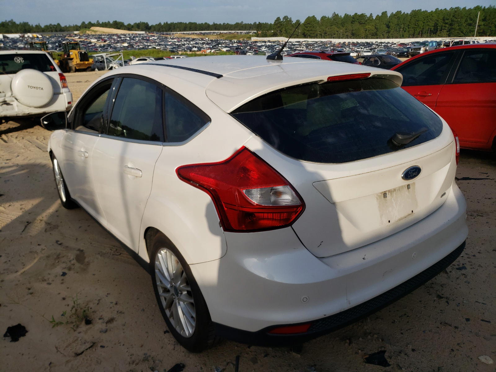 Photo 3 from auction – 2012 FORD FOCUS SEL with VIN 1FAHP3M28CL289617