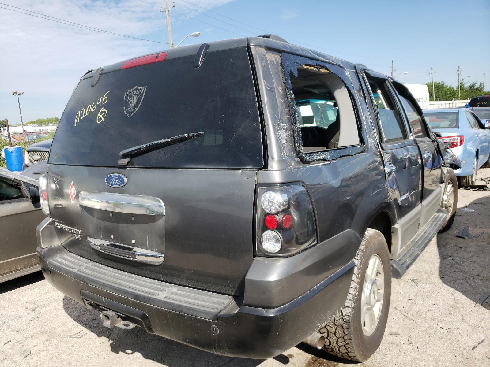 Photo 4 from auction – 2003 FORD EXPEDITION with VIN 1FMPU16L03LA20645