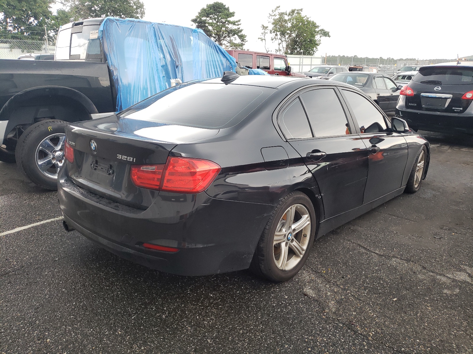 Photo 4 from auction – 2014 BMW 328 XI with VIN WBA3B3G57ENR83650