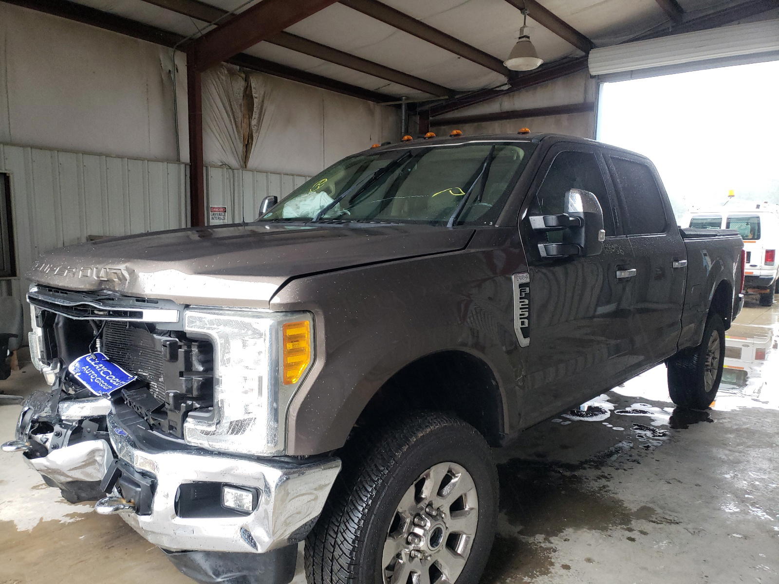 Photo 2 from auction – 2017 FORD F250 SUPER with VIN 1FT7W2B61HEB60963