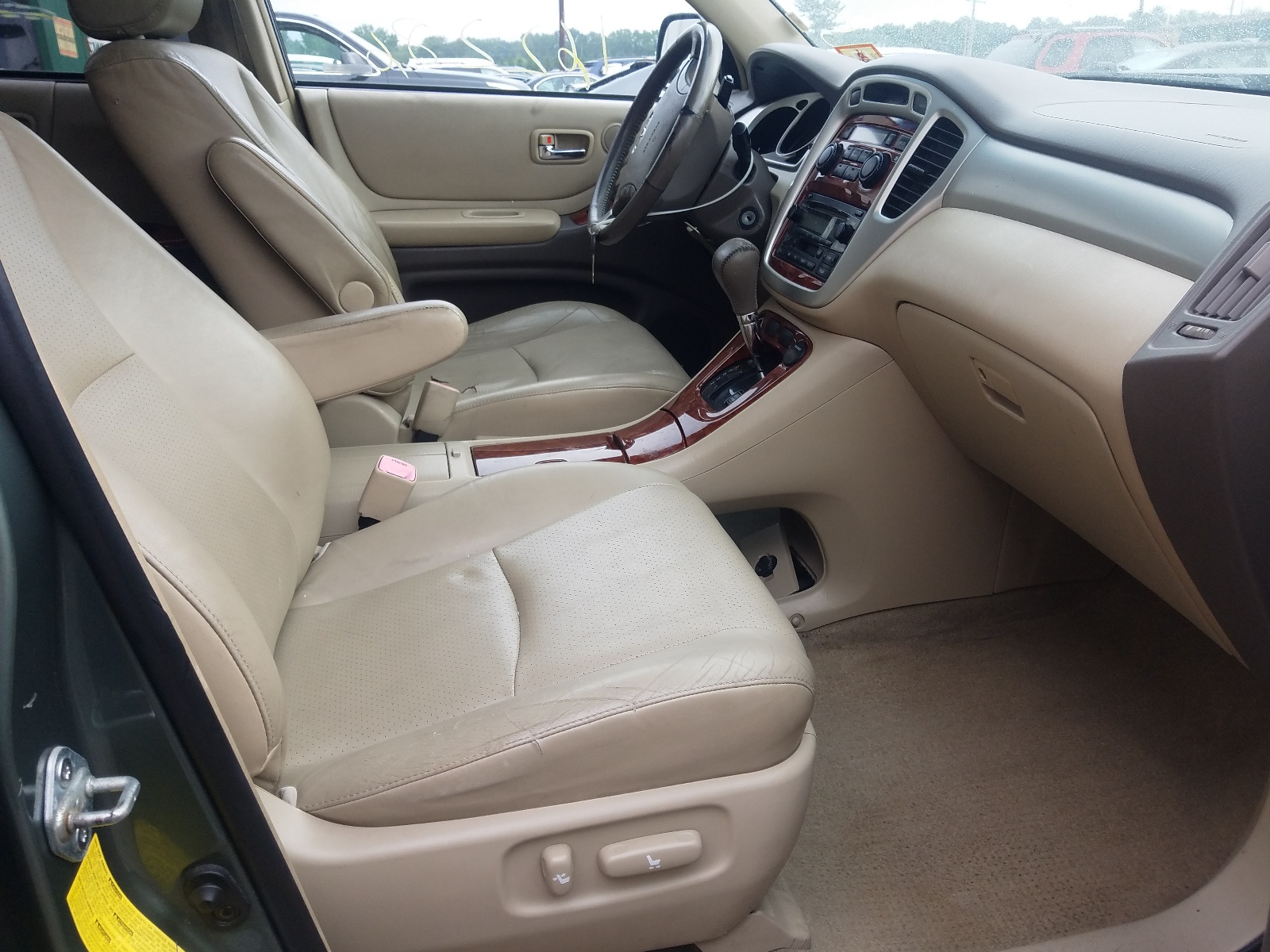 Photo 5 from auction – 2005 TOYOTA HIGHLANDER with VIN JTEEP21A150124396