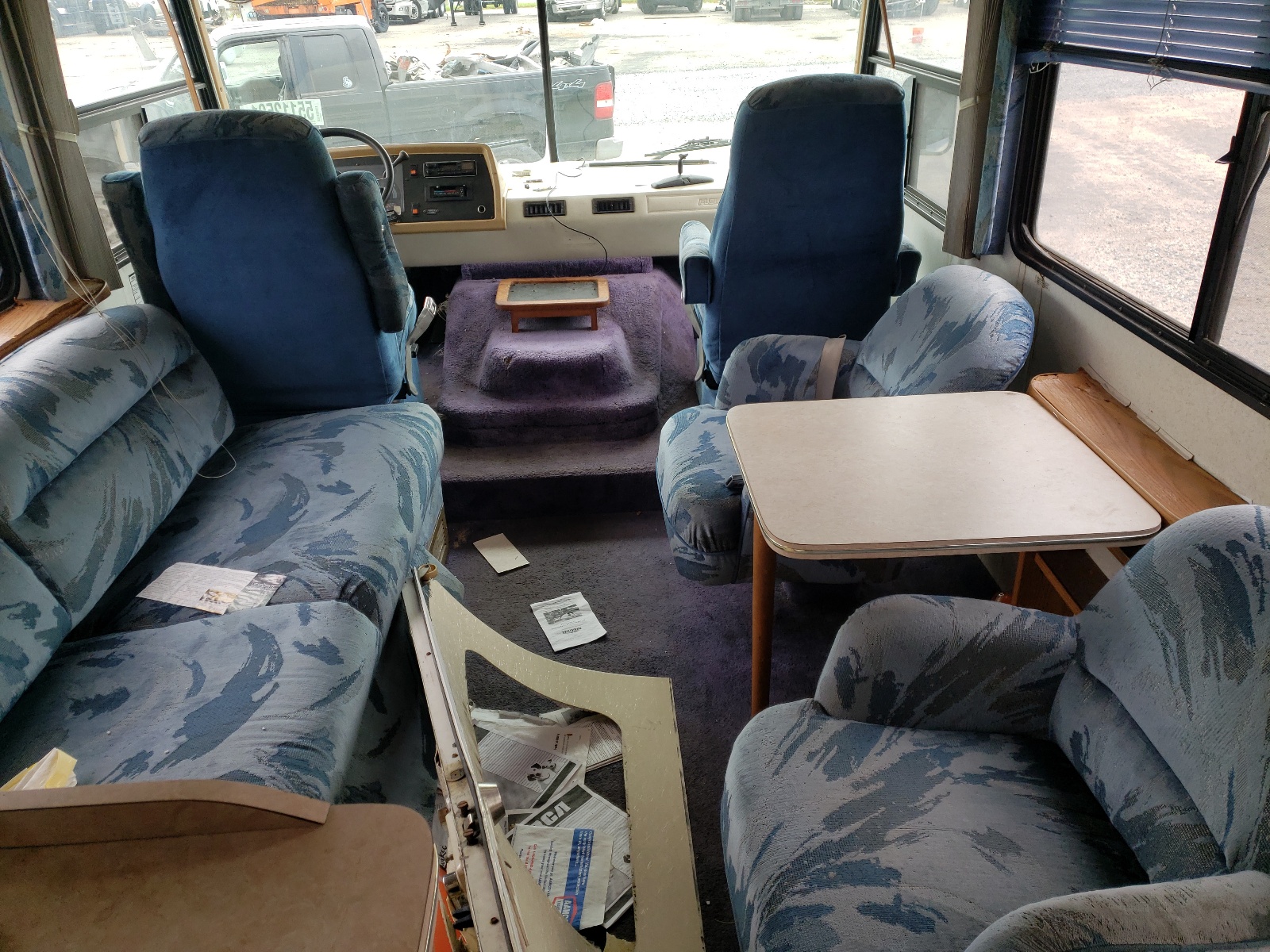 Photo 5 from auction – 1994 FLEE FLAIR with VIN 1GBKP37N8P3319232