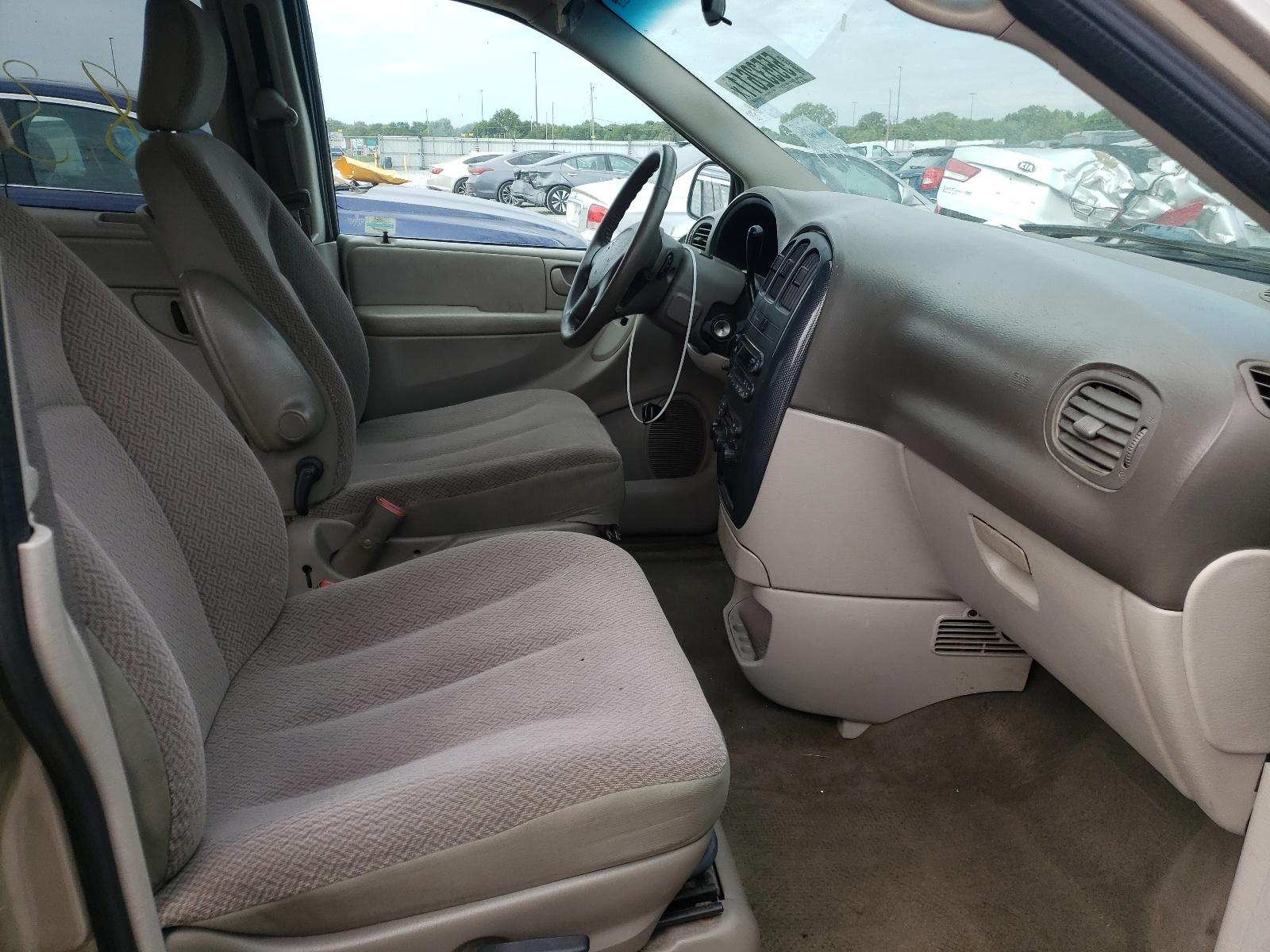 Photo 5 from auction – 2007 DODGE GRAND CARA with VIN 2D4GP44L67R216198