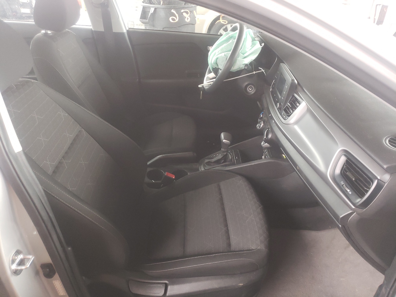 Photo 5 from auction – 2019 KIA RIO S with VIN 3KPA24AB5KE218905