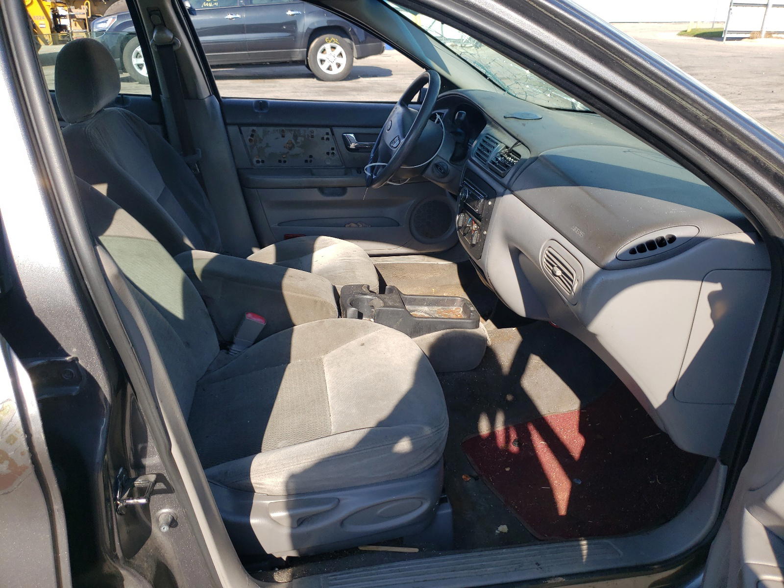 Photo 5 from auction – 2003 FORD TAURUS SE with VIN 1FAFP53UX3G163760