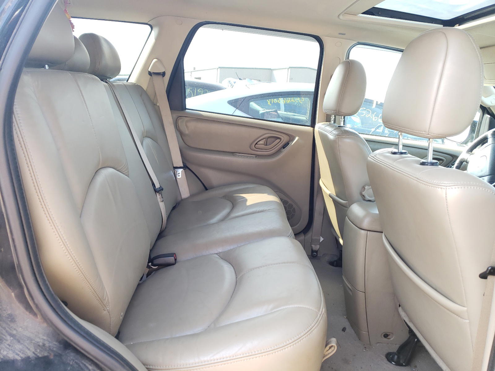 Photo 6 from auction – 2005 MAZDA TRIBUTE S with VIN 4F2CZ96165KM04245