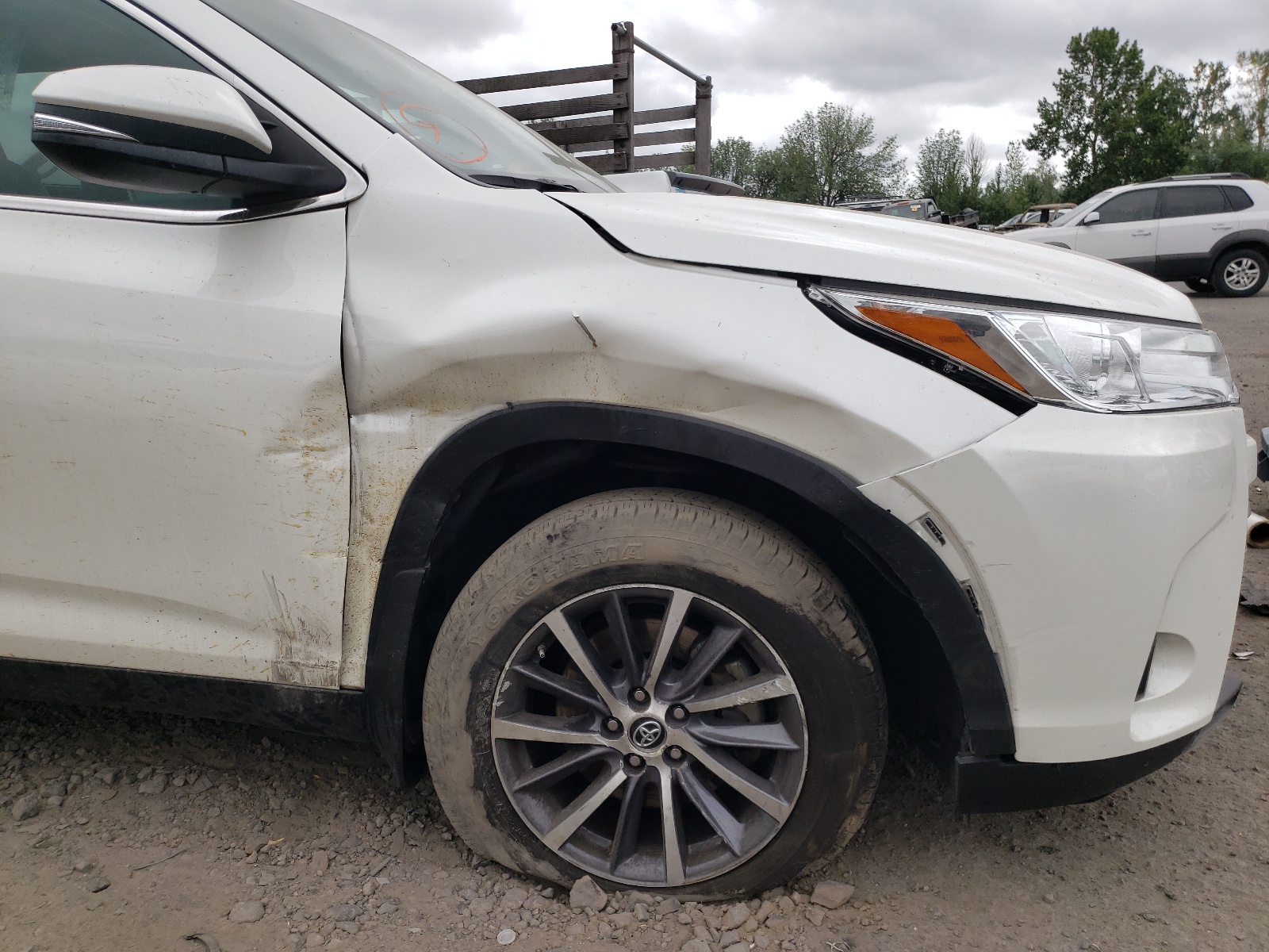 Photo 9 from auction – 2019 TOYOTA HIGHLANDER with VIN 5TDJZRFHXKS569627