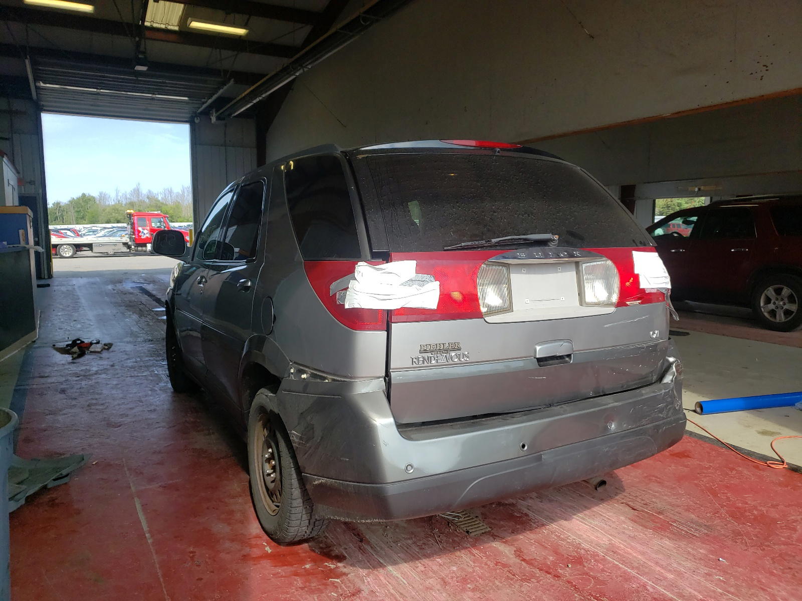 Photo 3 from auction – 2004 BUICK RENDEZVOUS with VIN 3G5DB03EX4S541694