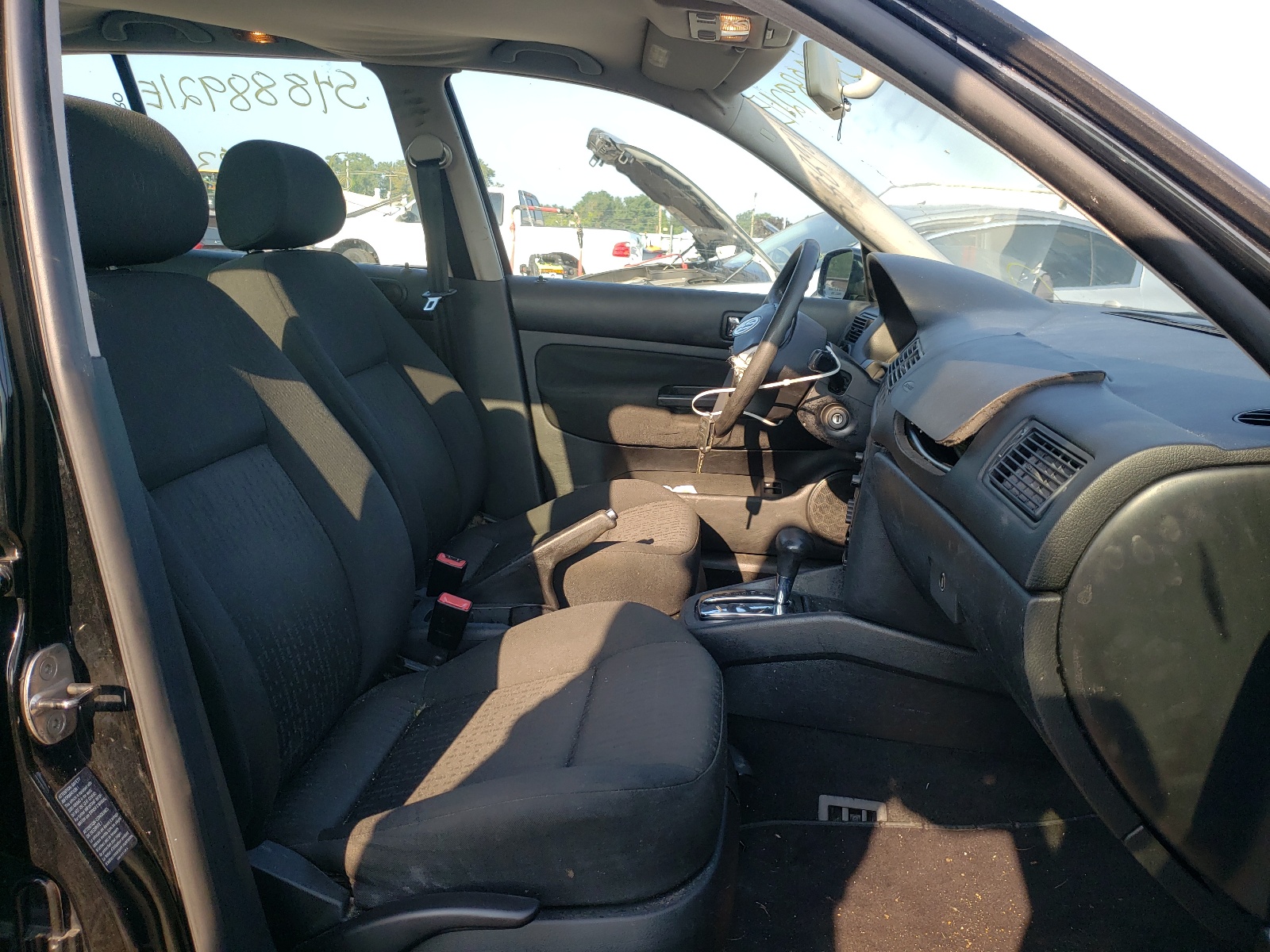 Photo 5 from auction – 2004 VOLKSWAGEN GOLF GL with VIN 9BWFL61J544016985