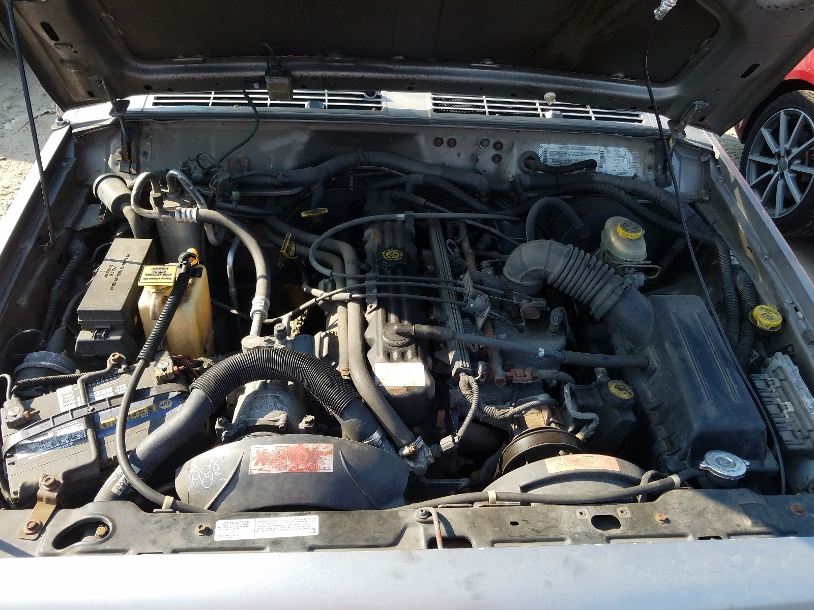 Photo 7 from auction – 2001 JEEP CHEROKEE with VIN 1J4FF48S11L626043