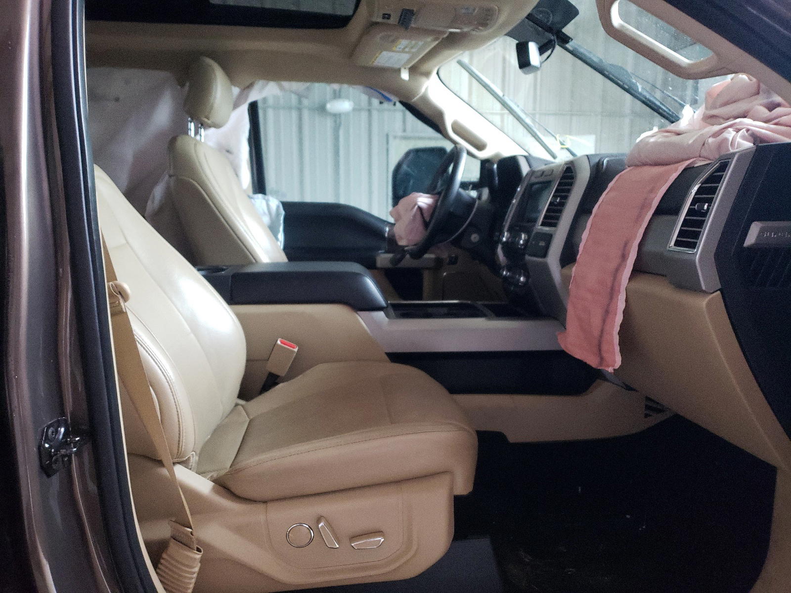 Photo 5 from auction – 2017 FORD F250 SUPER with VIN 1FT7W2B61HEB60963