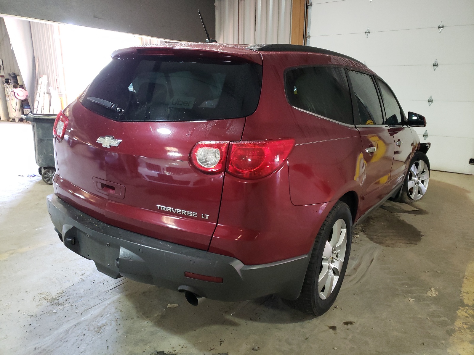 Photo 4 from auction – 2010 CHEVROLET TRAVERSE L with VIN 1GNLRFEDXAJ225031