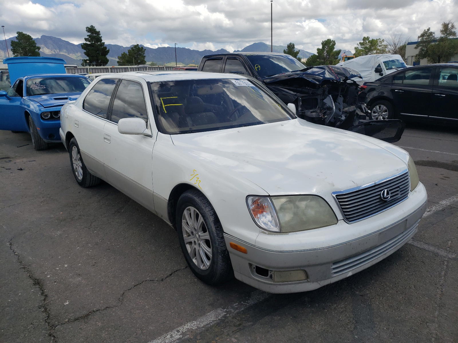 LEXUS LS 400 1998 with VIN JT8BH28F3W0129380 - Photo from auction