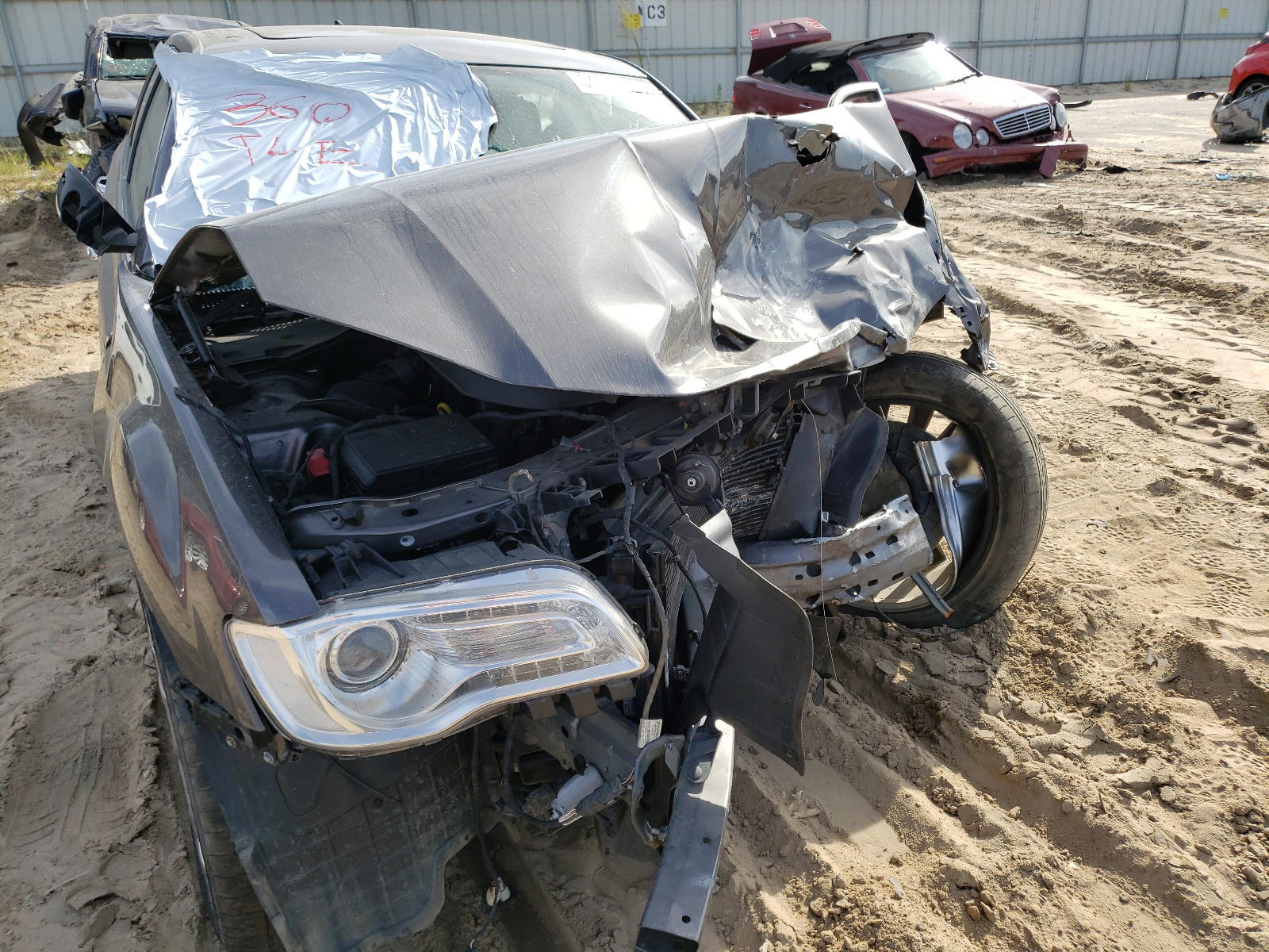 Photo 9 from auction – 2017 CHRYSLER 300C with VIN 2C3CCAEG3HH590822