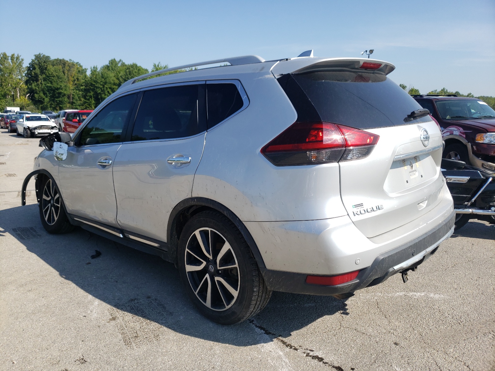 Photo 3 from auction – 2019 NISSAN ROGUE S with VIN 5N1AT2MV2KC805749