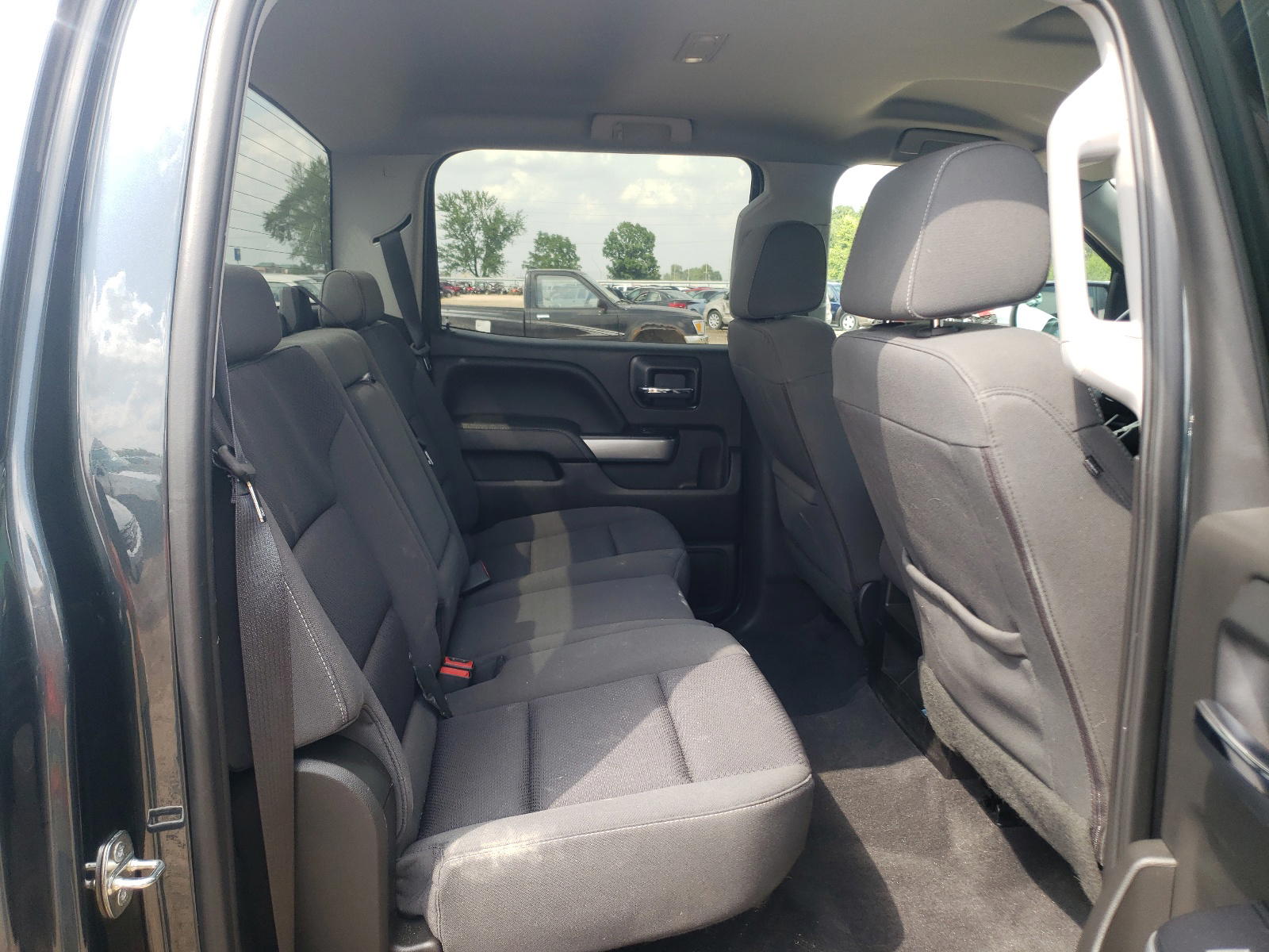 Photo 6 from auction – 2018 CHEVROLET SILVERADO with VIN 3GCUKREC8JG474097