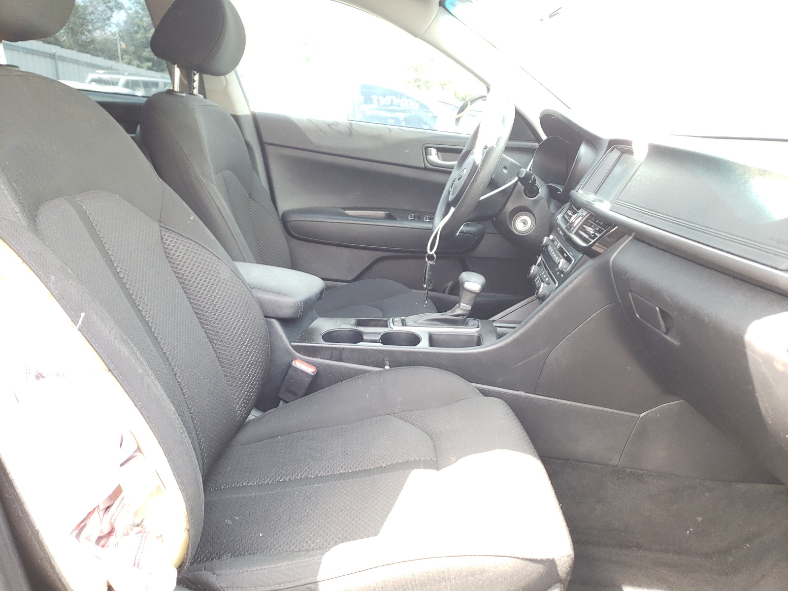 Photo 5 from auction – 2018 KIA OPTIMA LX with VIN 5XXGT4L32JG255106