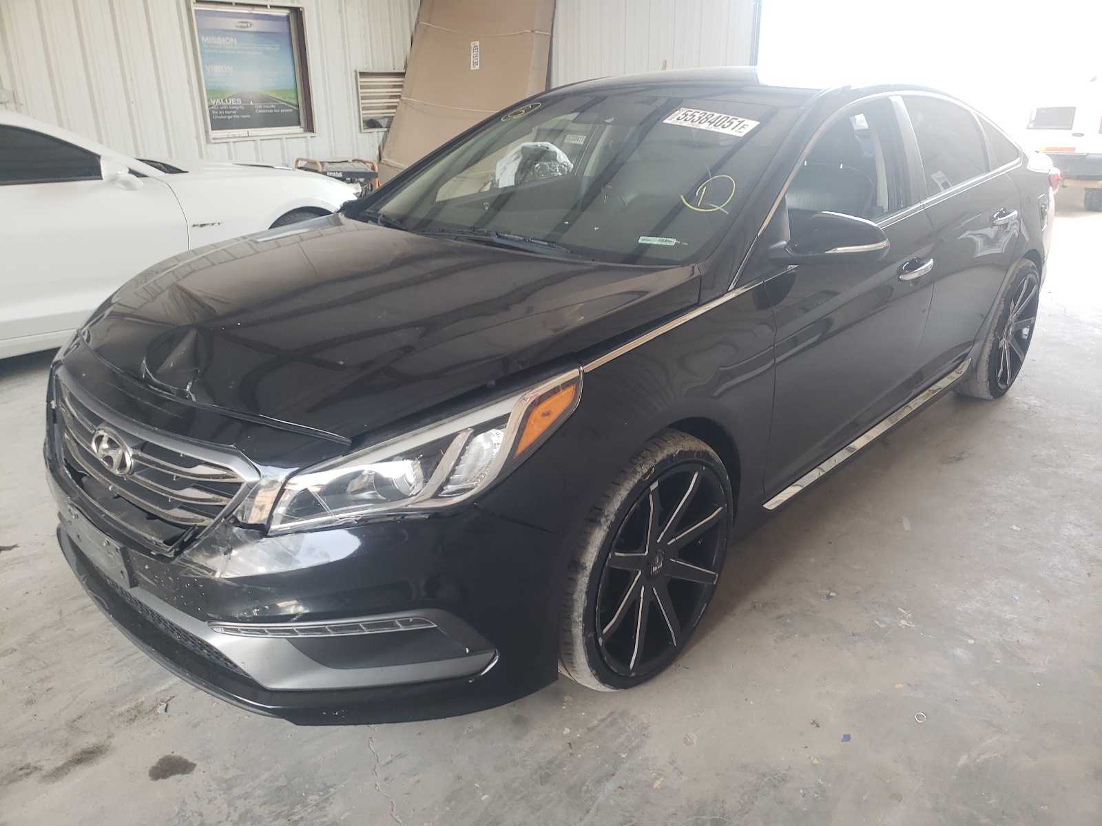 Photo 2 from auction – 2015 HYUNDAI SONATA SPO with VIN 5NPE34AF2FH088228