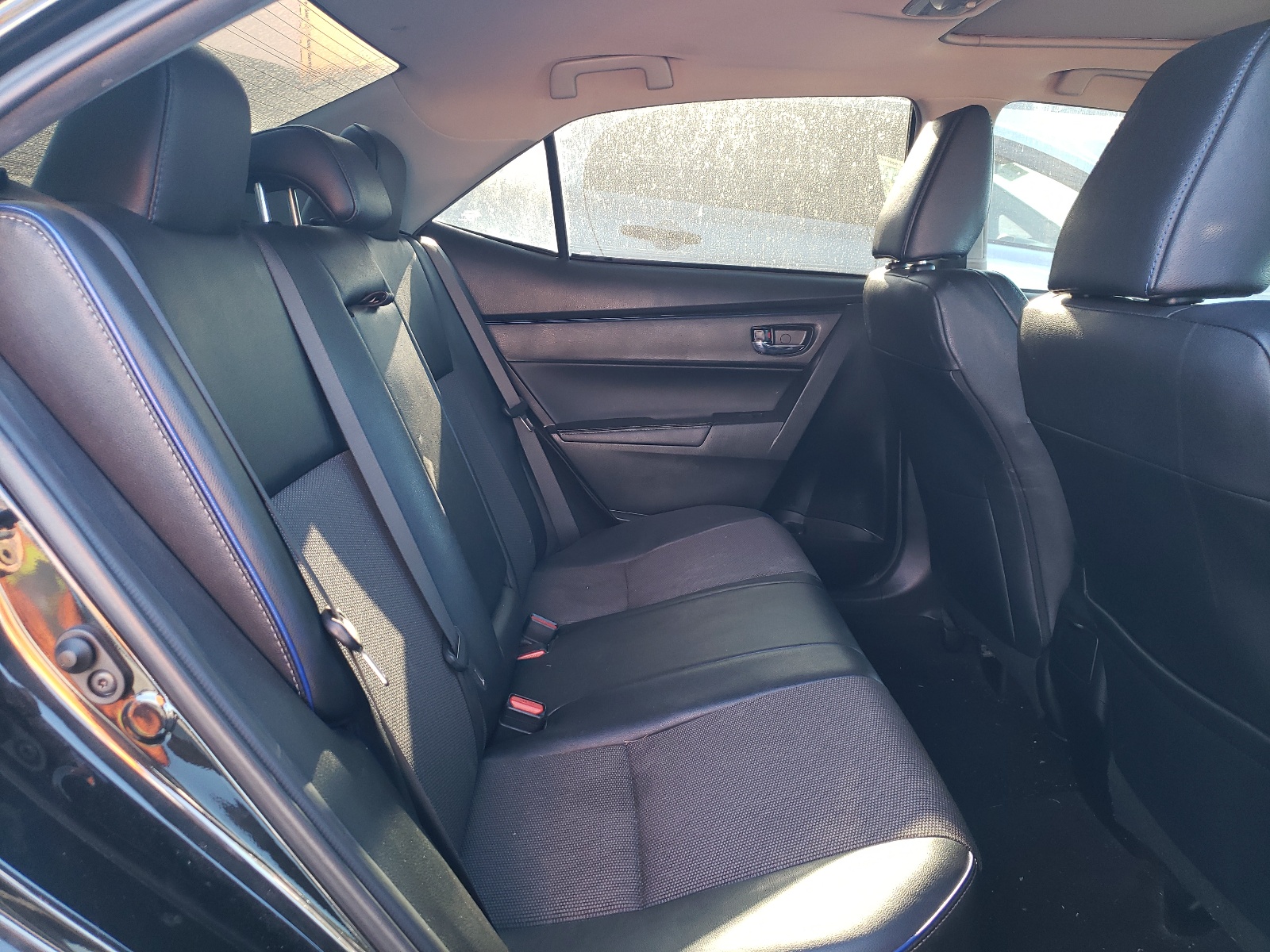 Photo 6 from auction – 2017 TOYOTA COROLLA L with VIN 5YFBURHE8HP621697