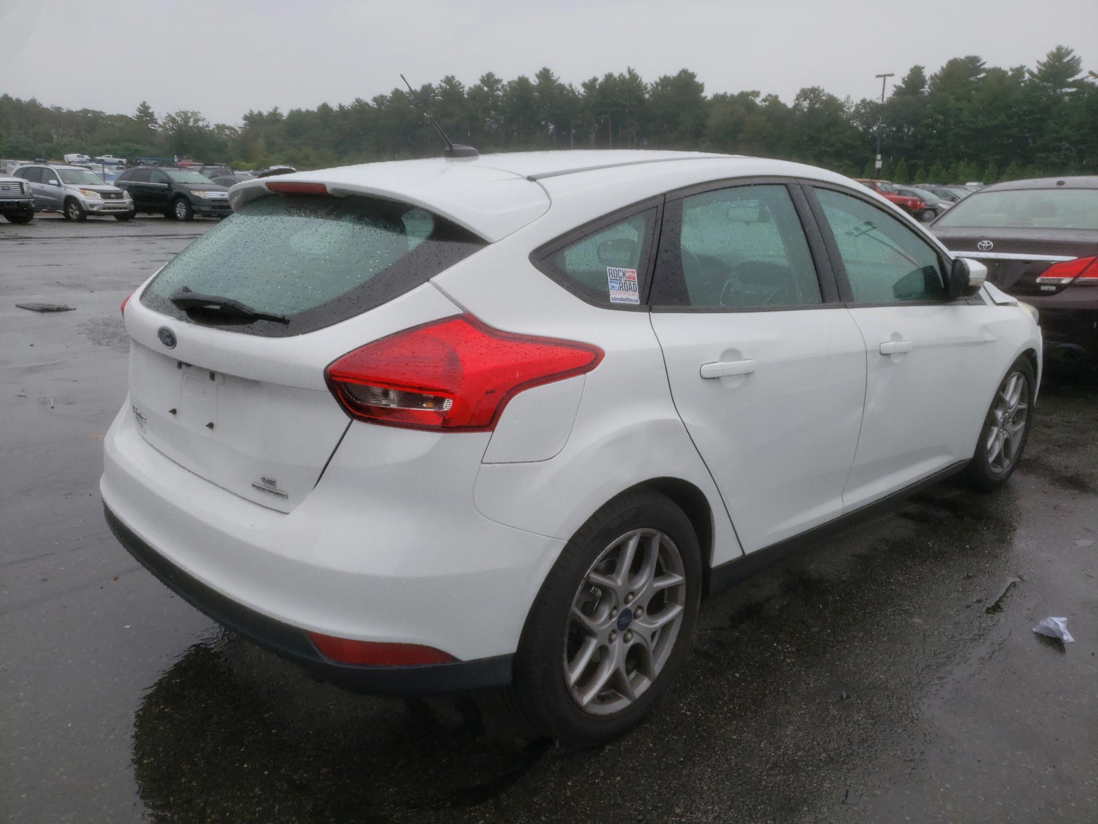 Photo 4 from auction – 2015 FORD FOCUS SE with VIN 1FADP3K20FL338458