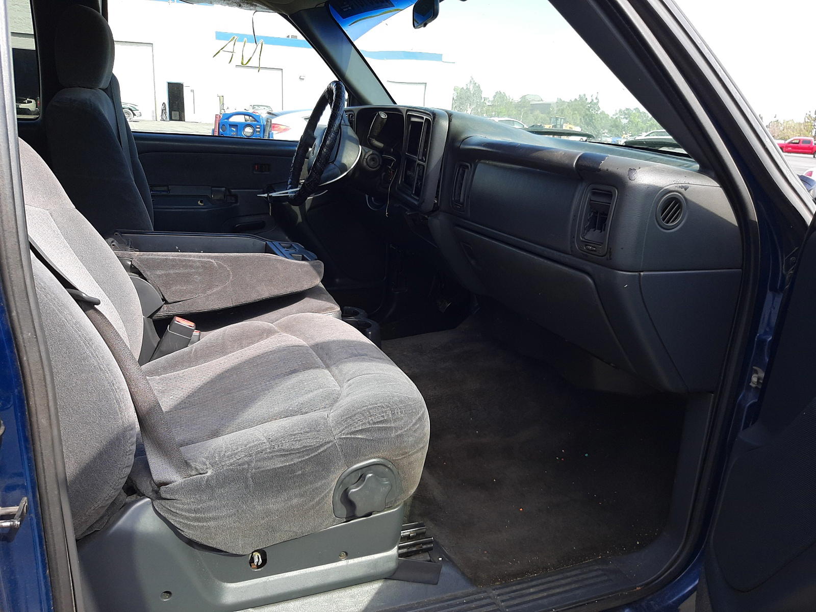 Photo 5 from auction – 2002 CHEVROLET SILVERADO with VIN 2GCEC19V921339624